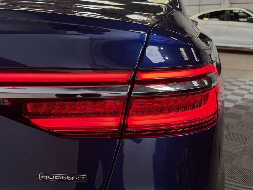 Audi A8 view 20