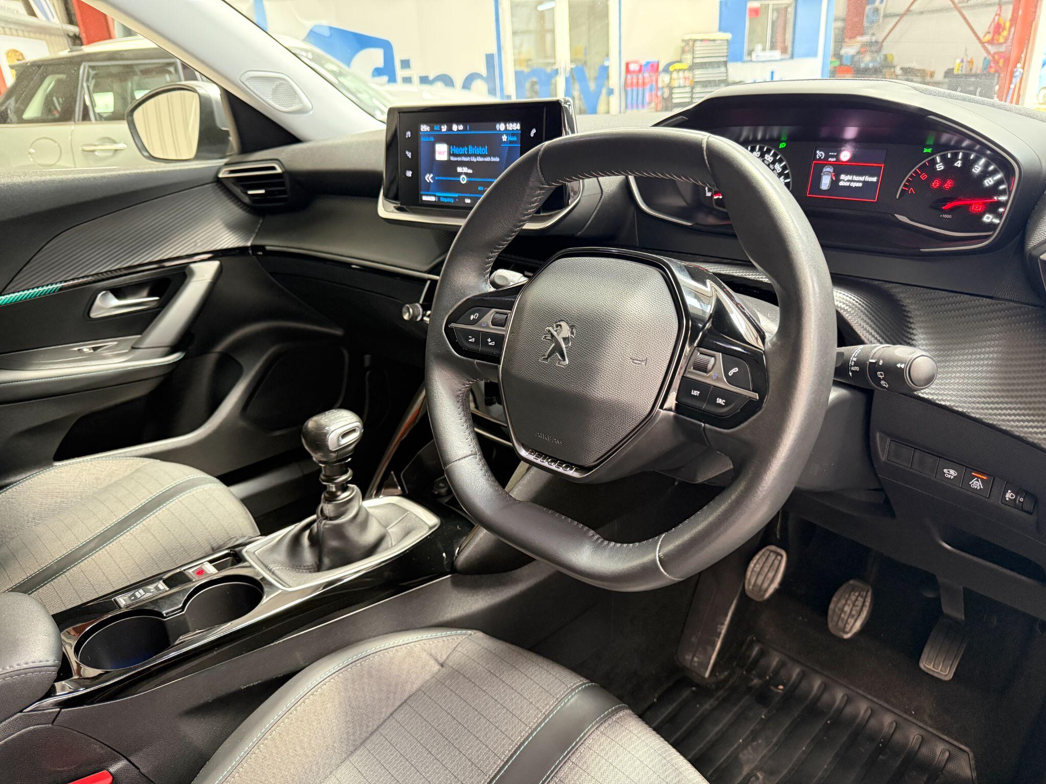 Peugeot 2008 view 2