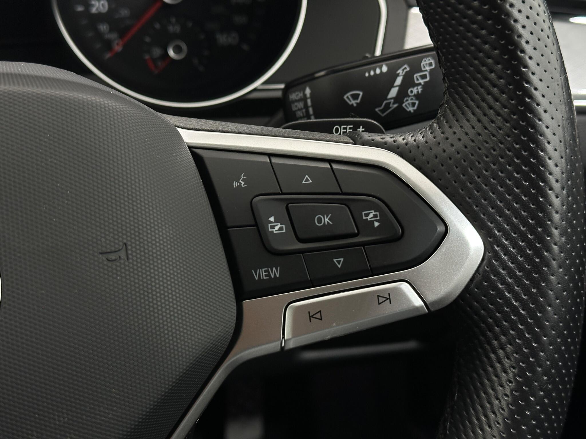 Volkswagen Passat view 16