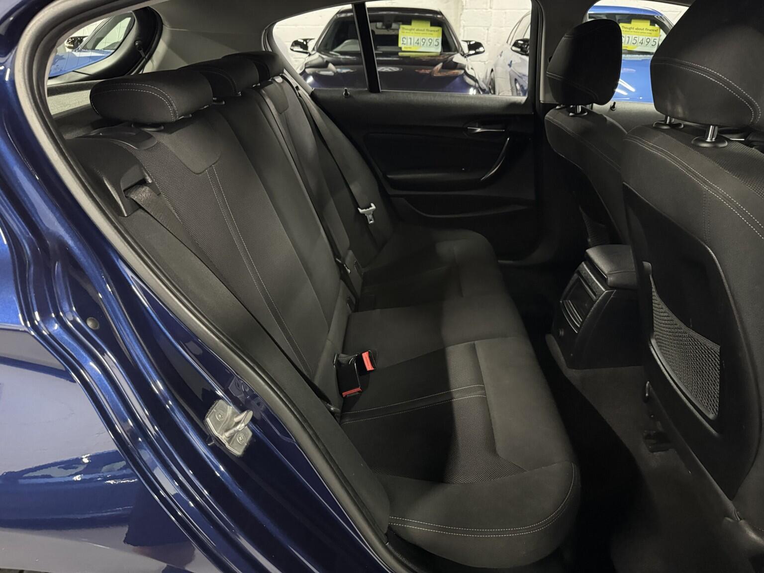 BMW 1 Series view 18