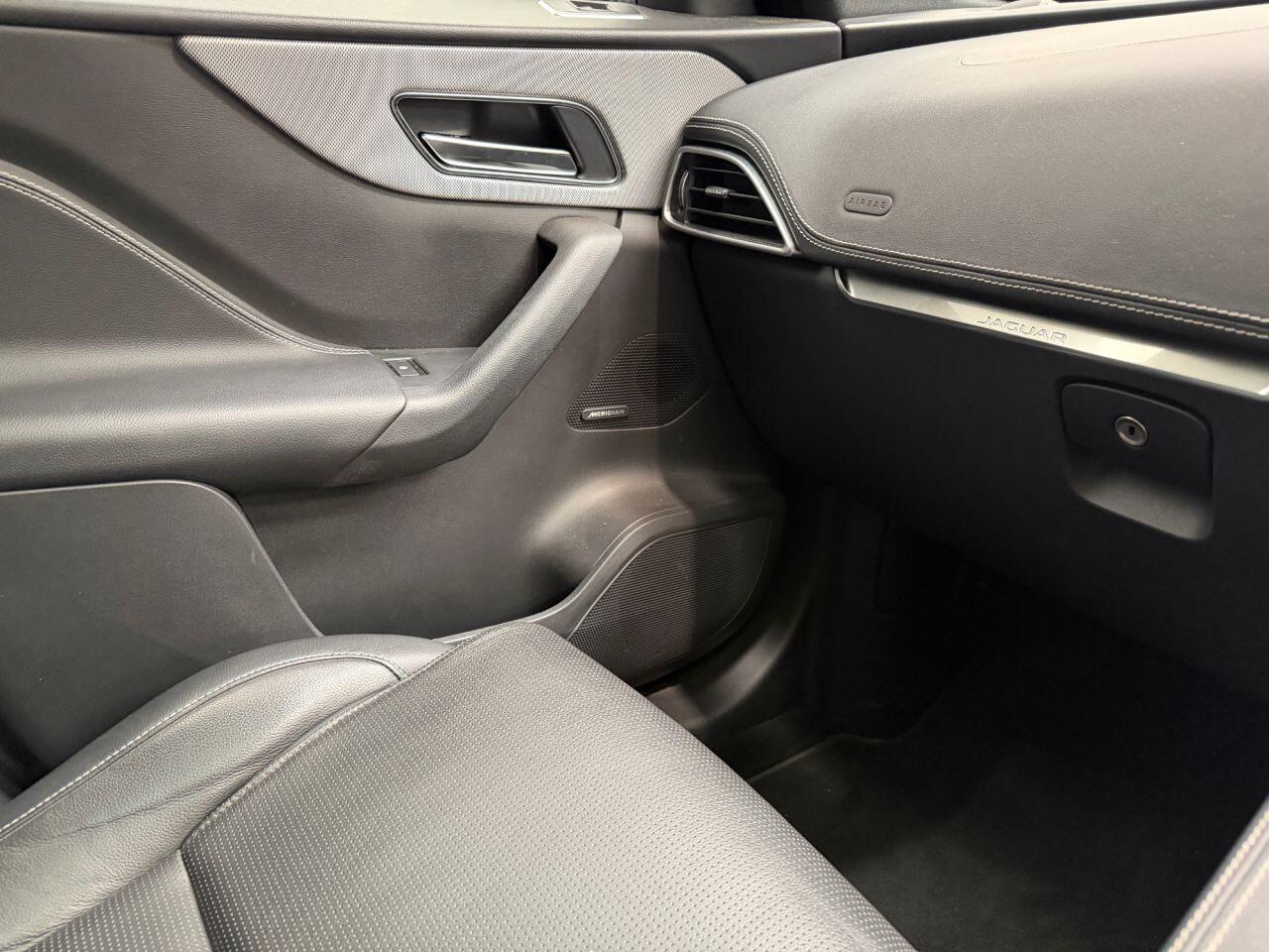Jaguar F-Pace view 51