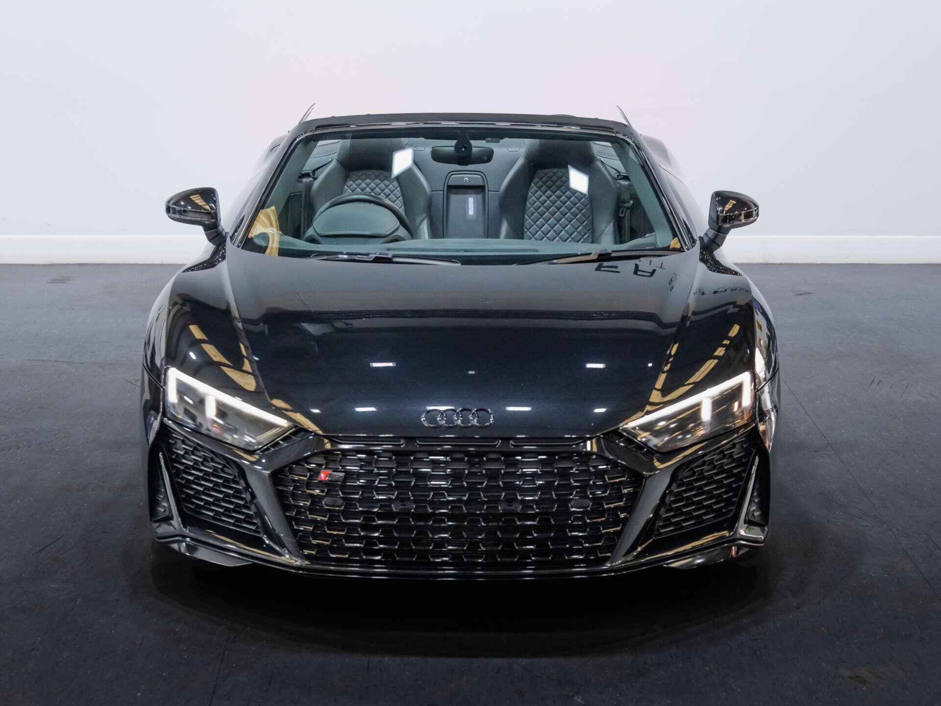 Audi R8 view 17