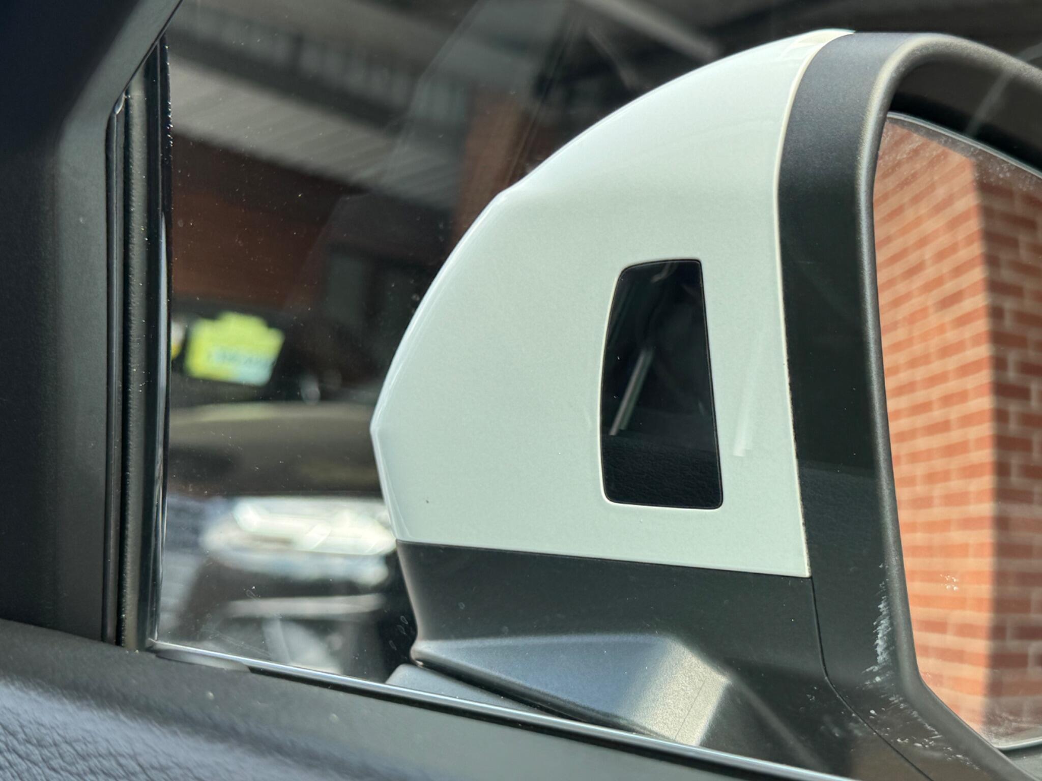 Audi Q3 view 40