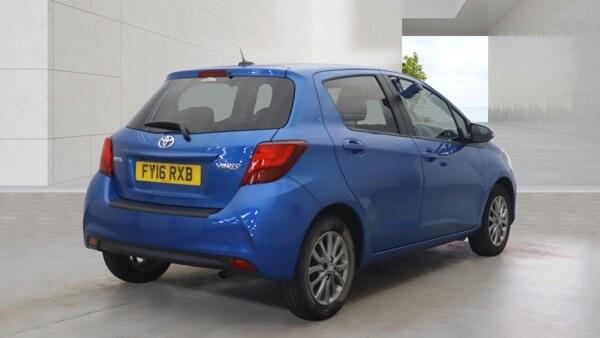 Toyota Yaris view 4
