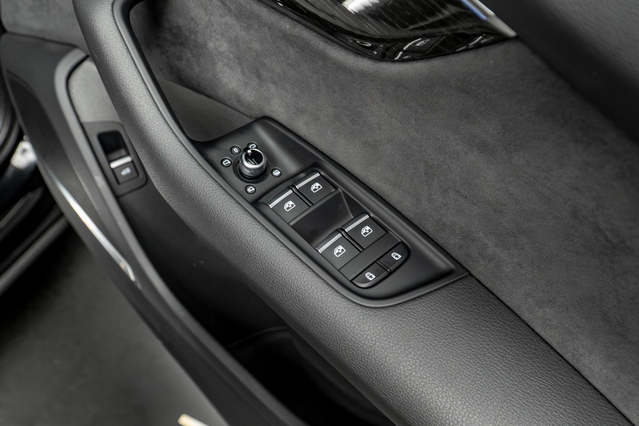 Audi Q7 view 31