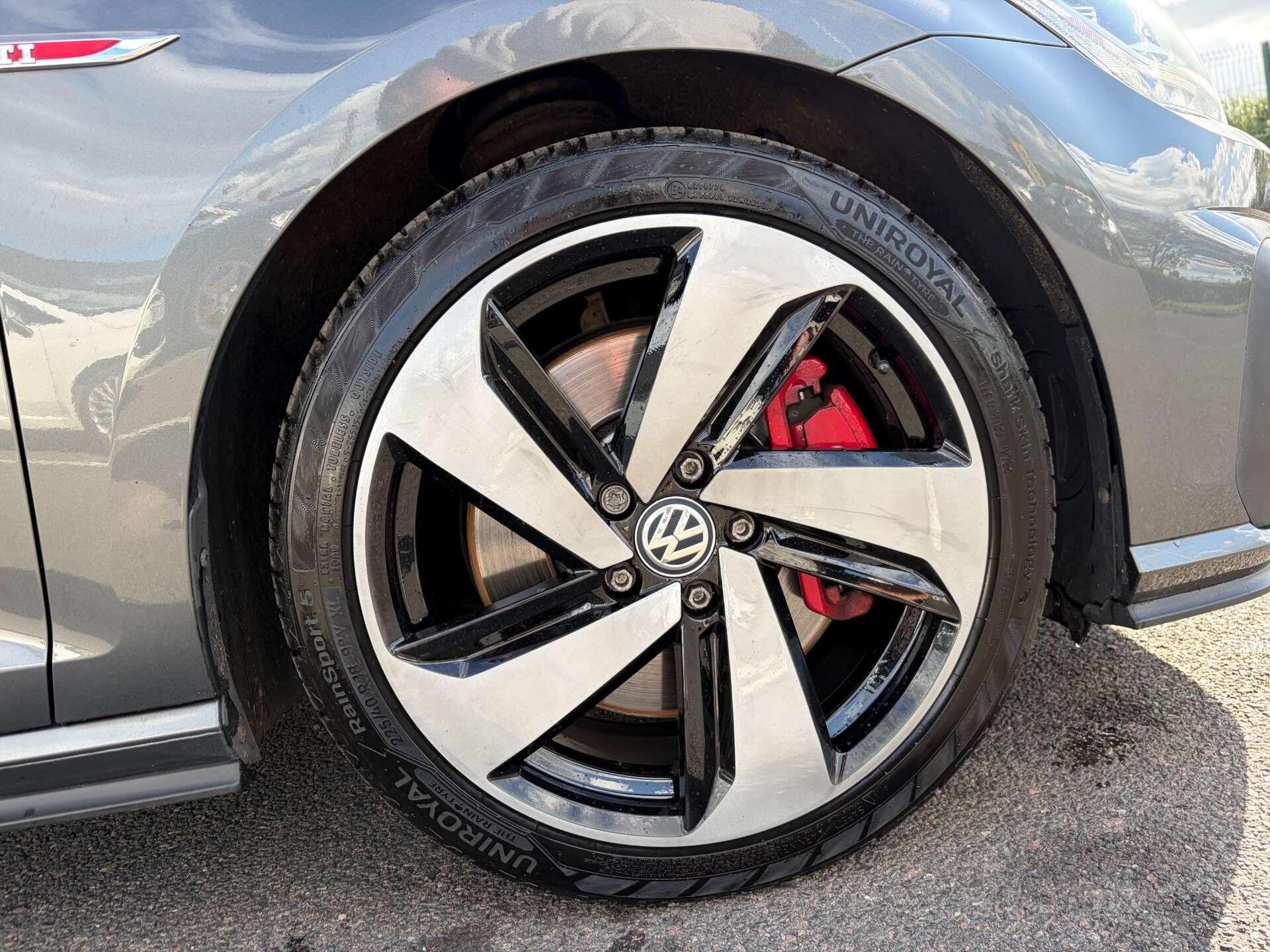 Volkswagen Golf view 13