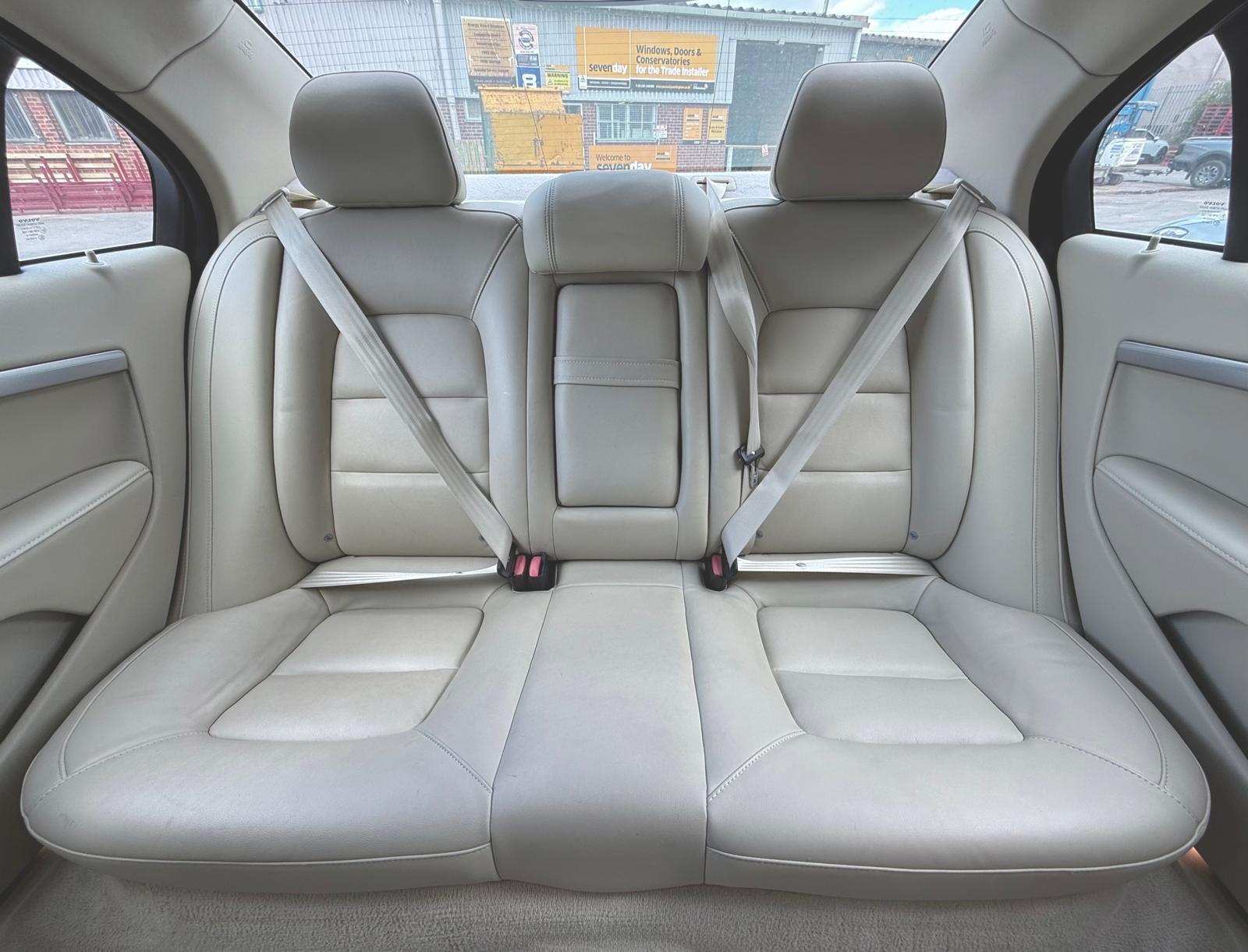 Volvo S80 view 95