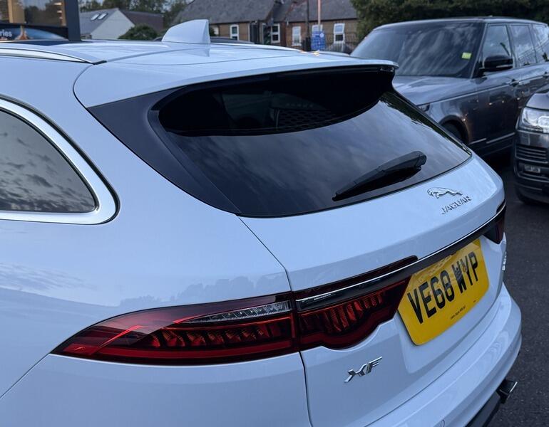 Jaguar XF view 20