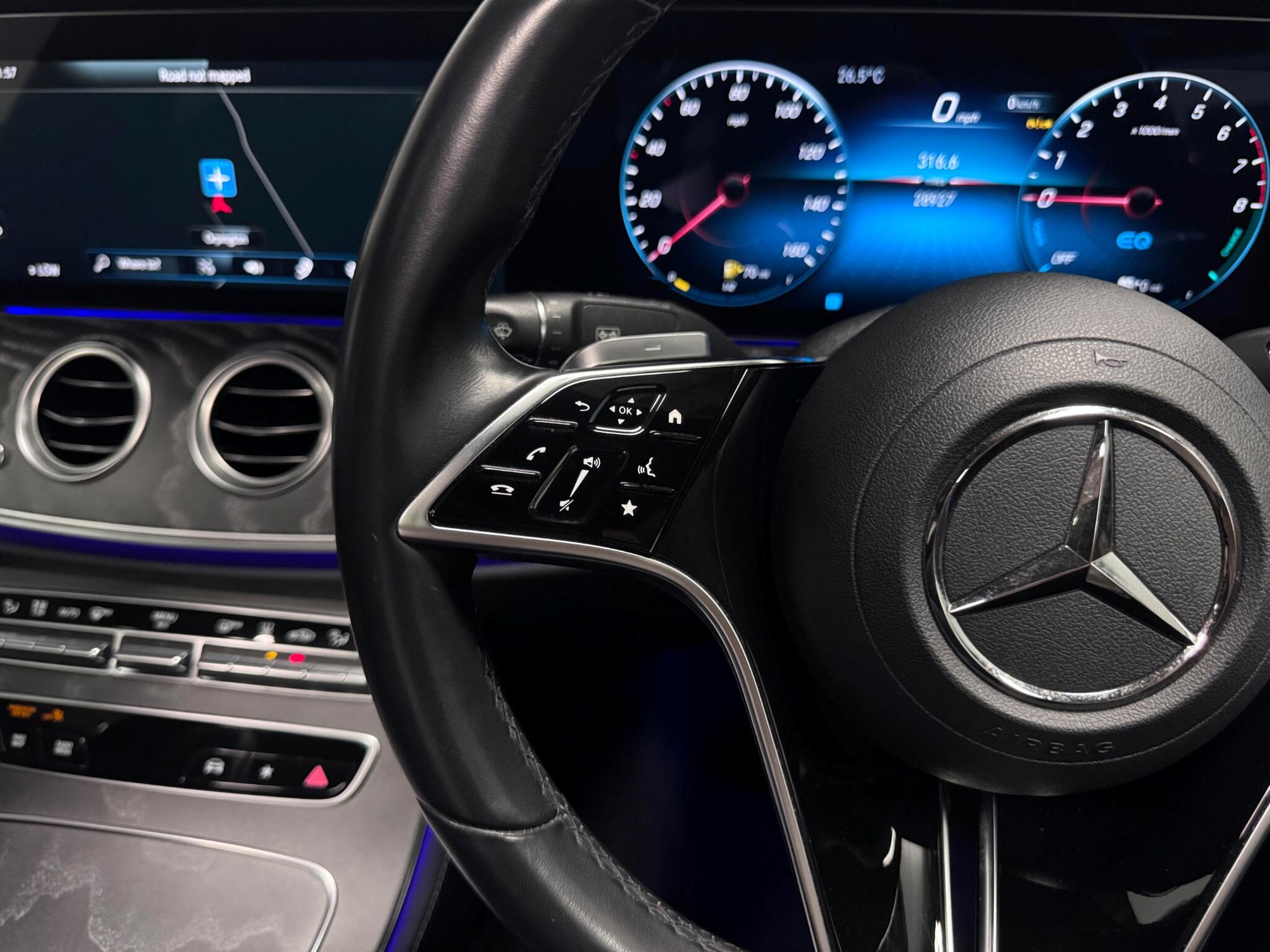 Mercedes-Benz E-Class view 12