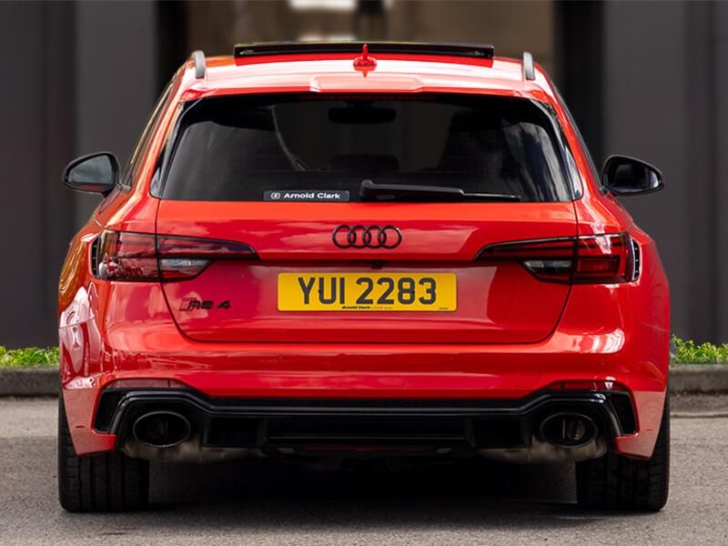 Audi RS4 view 12