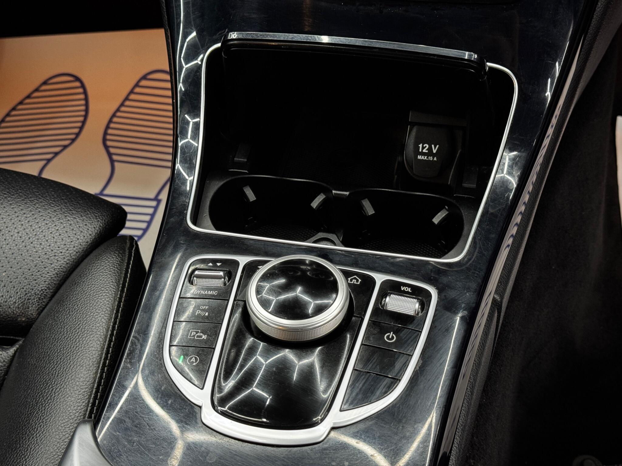 Mercedes-Benz C-Class view 25