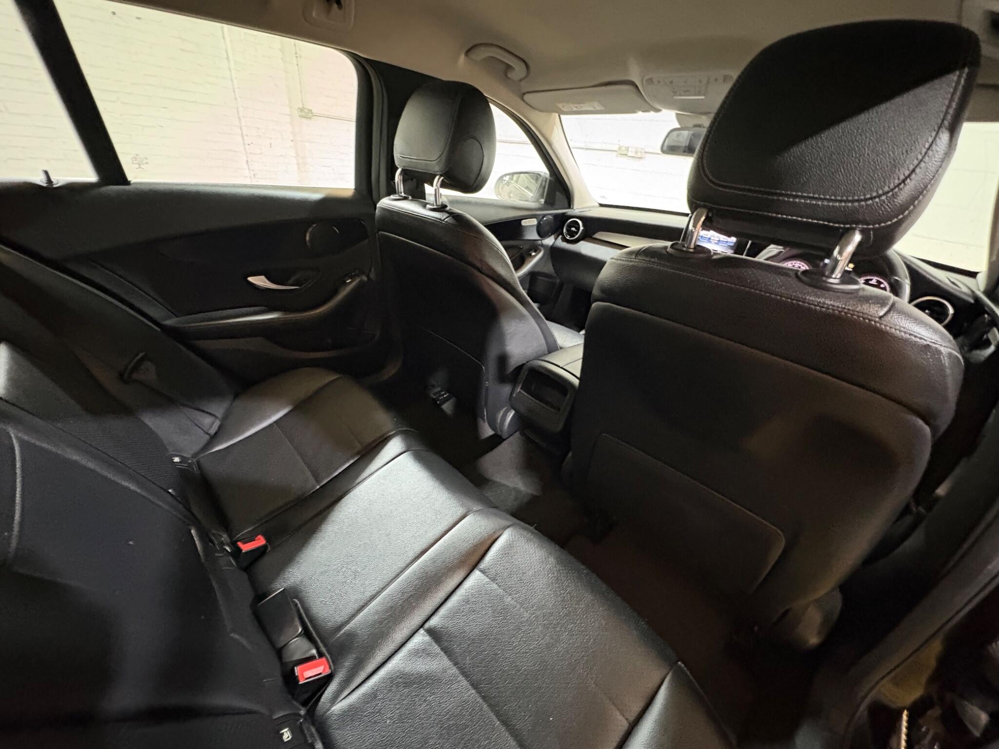 Mercedes-Benz C Class view 44