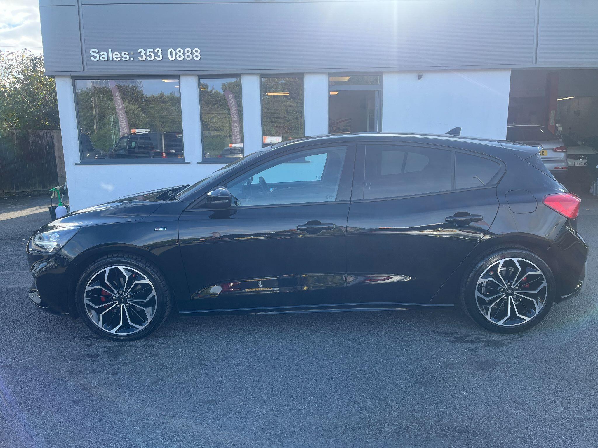 Ford Focus view 2