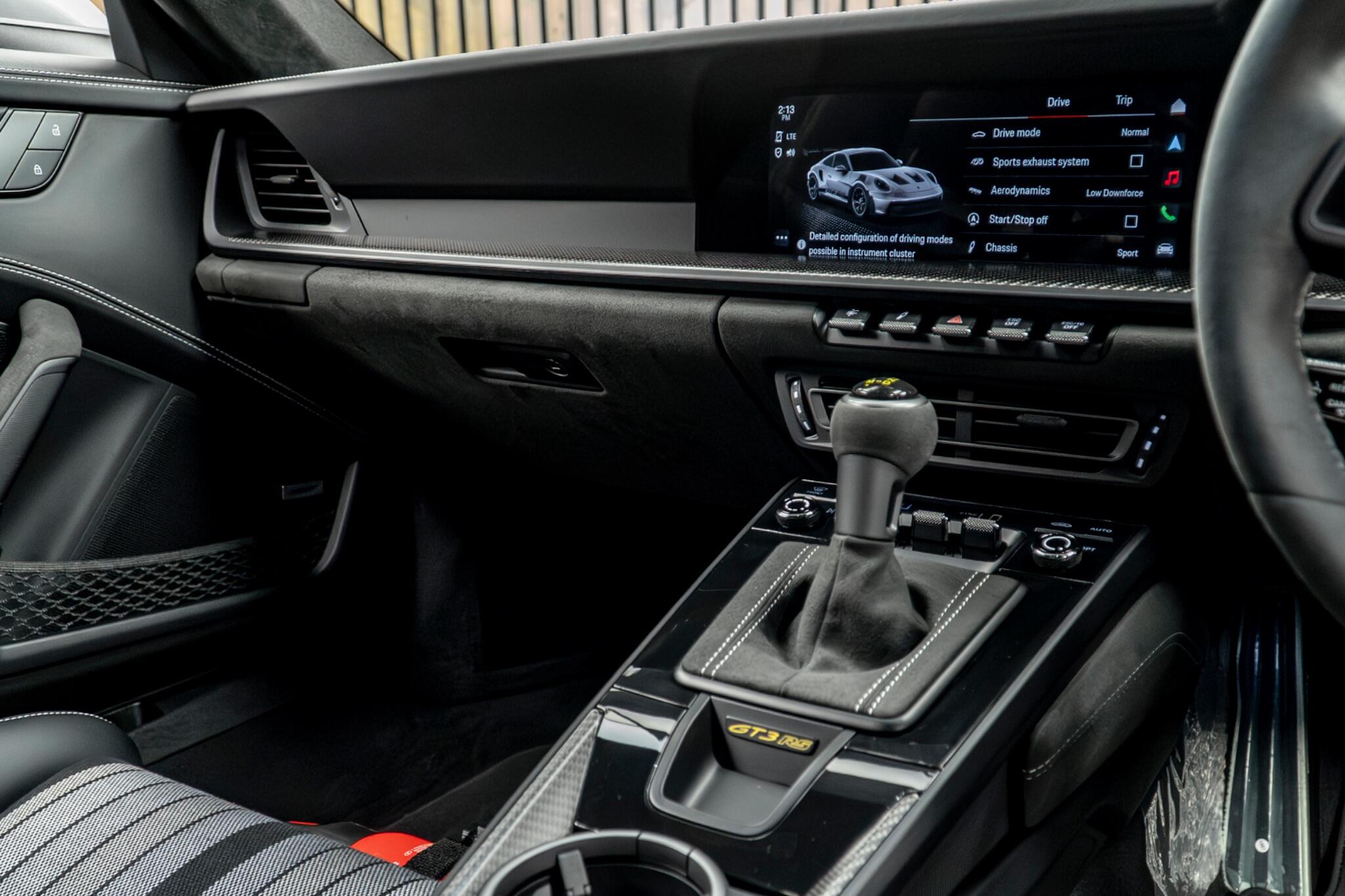 Porsche 911 view 24