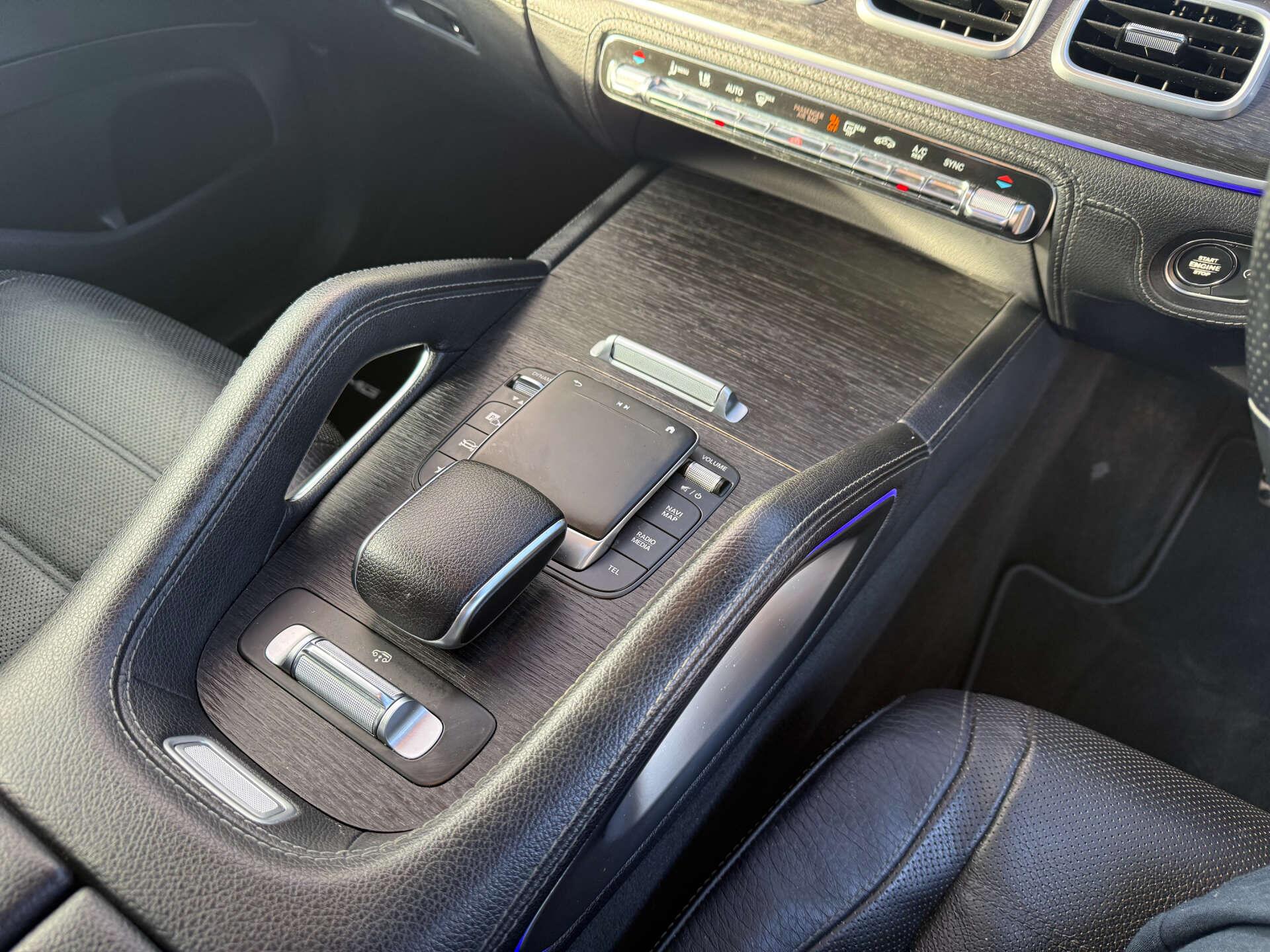 Mercedes-Benz GLS view 24