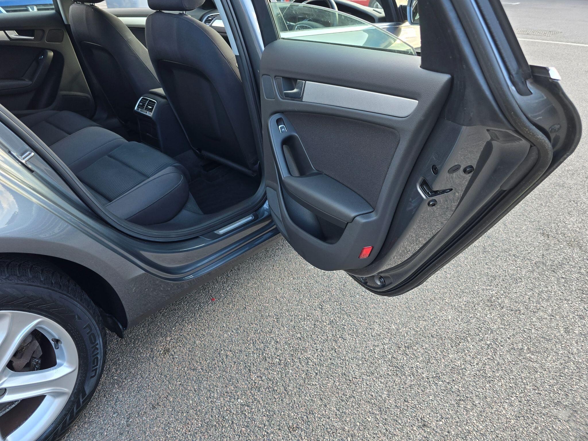 Audi A4 view 54