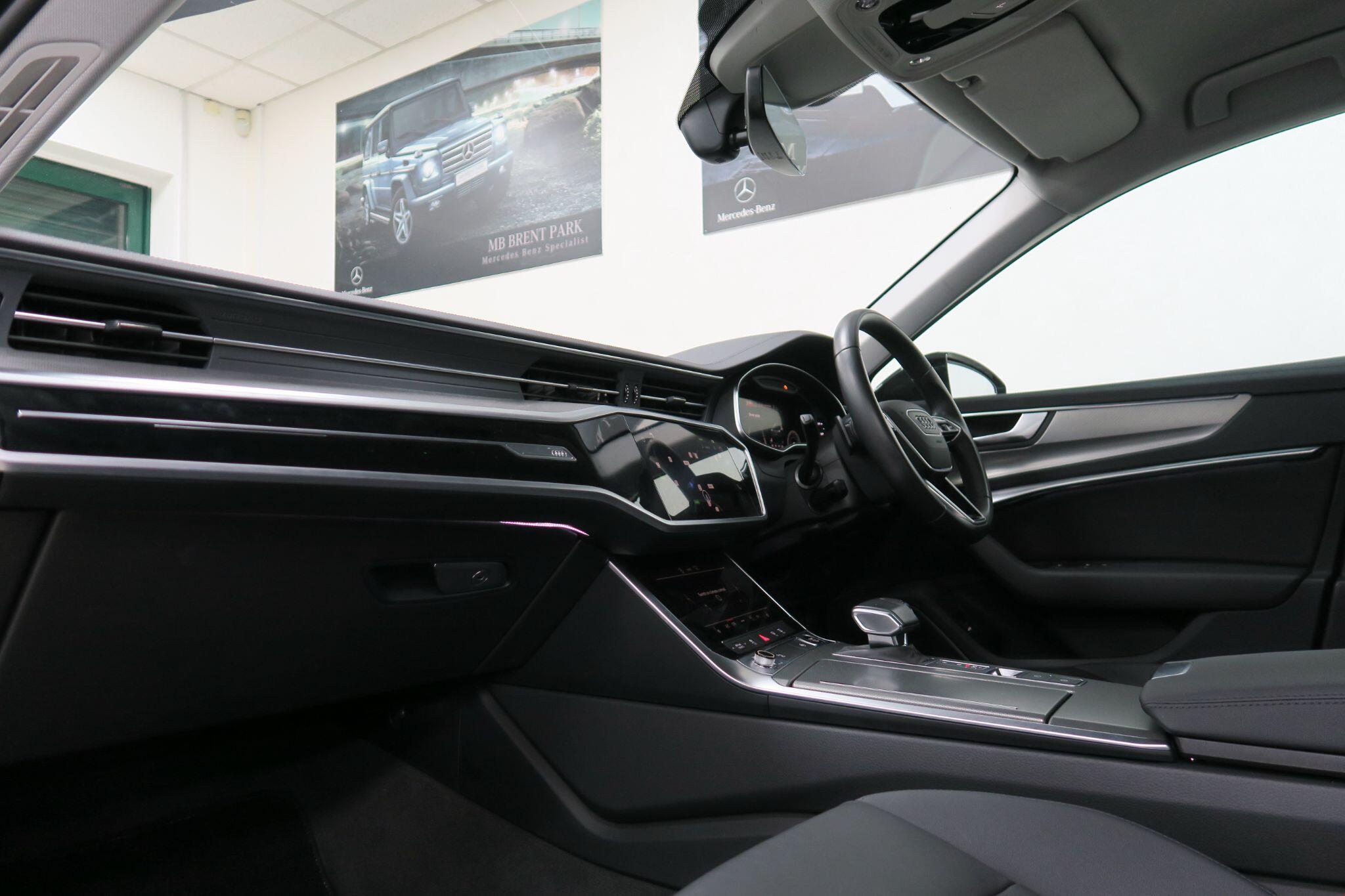 Audi A6 view 8