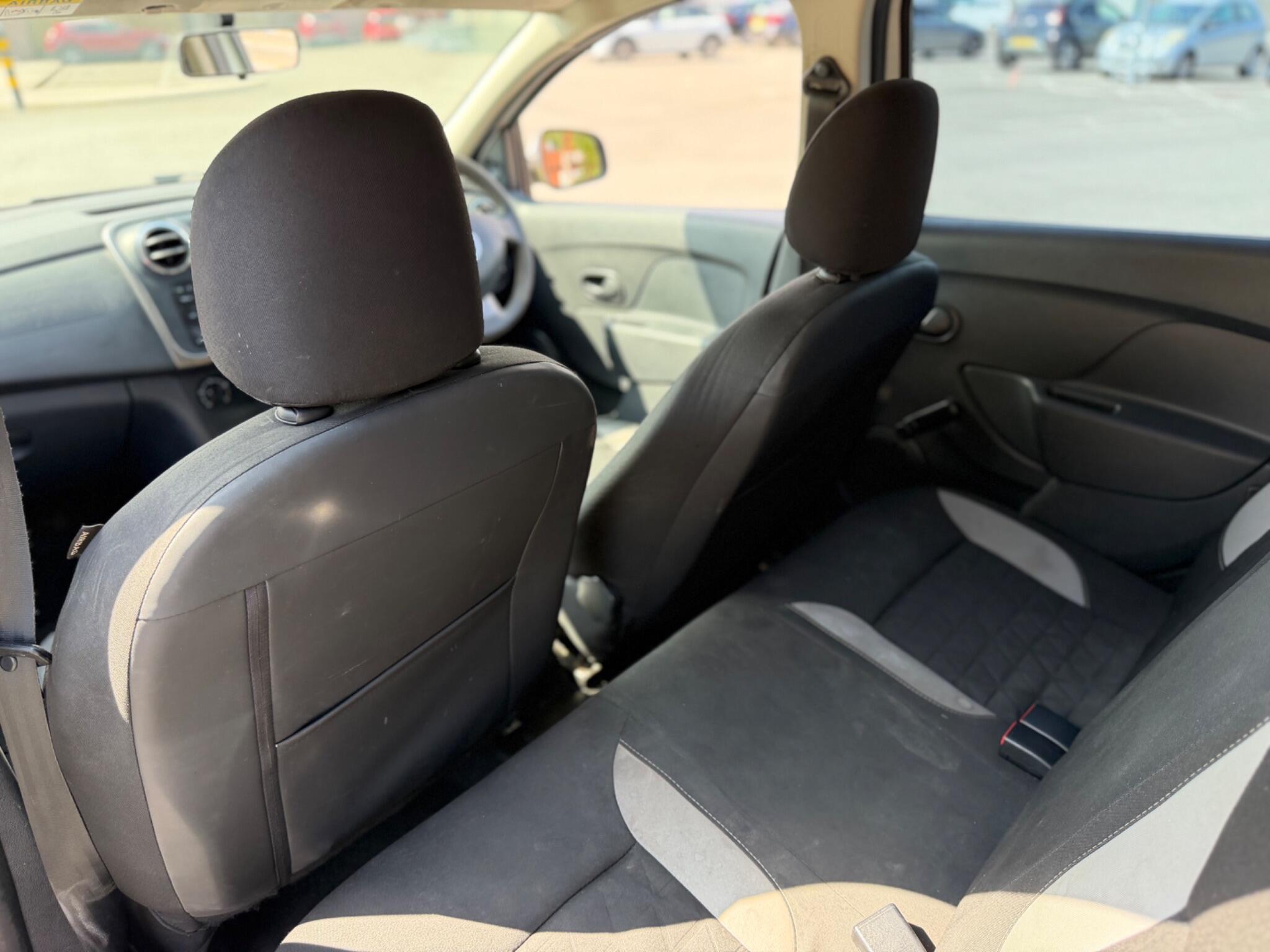 Dacia Sandero view 11