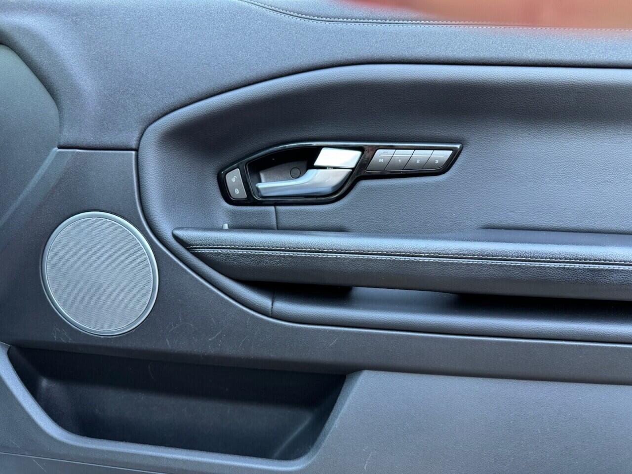 Land Rover Range Rover Evoque view 19