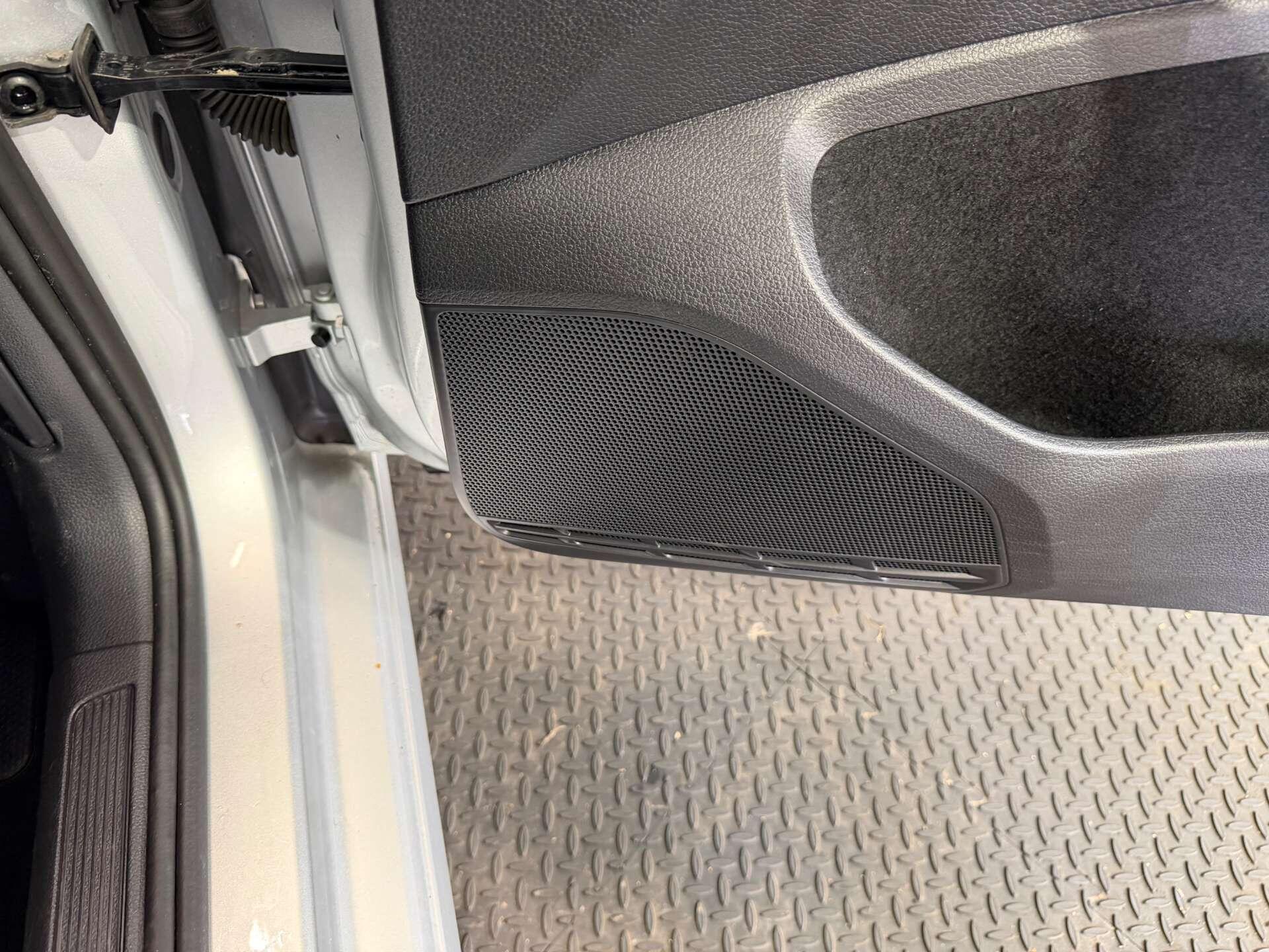 Volkswagen Golf view 21