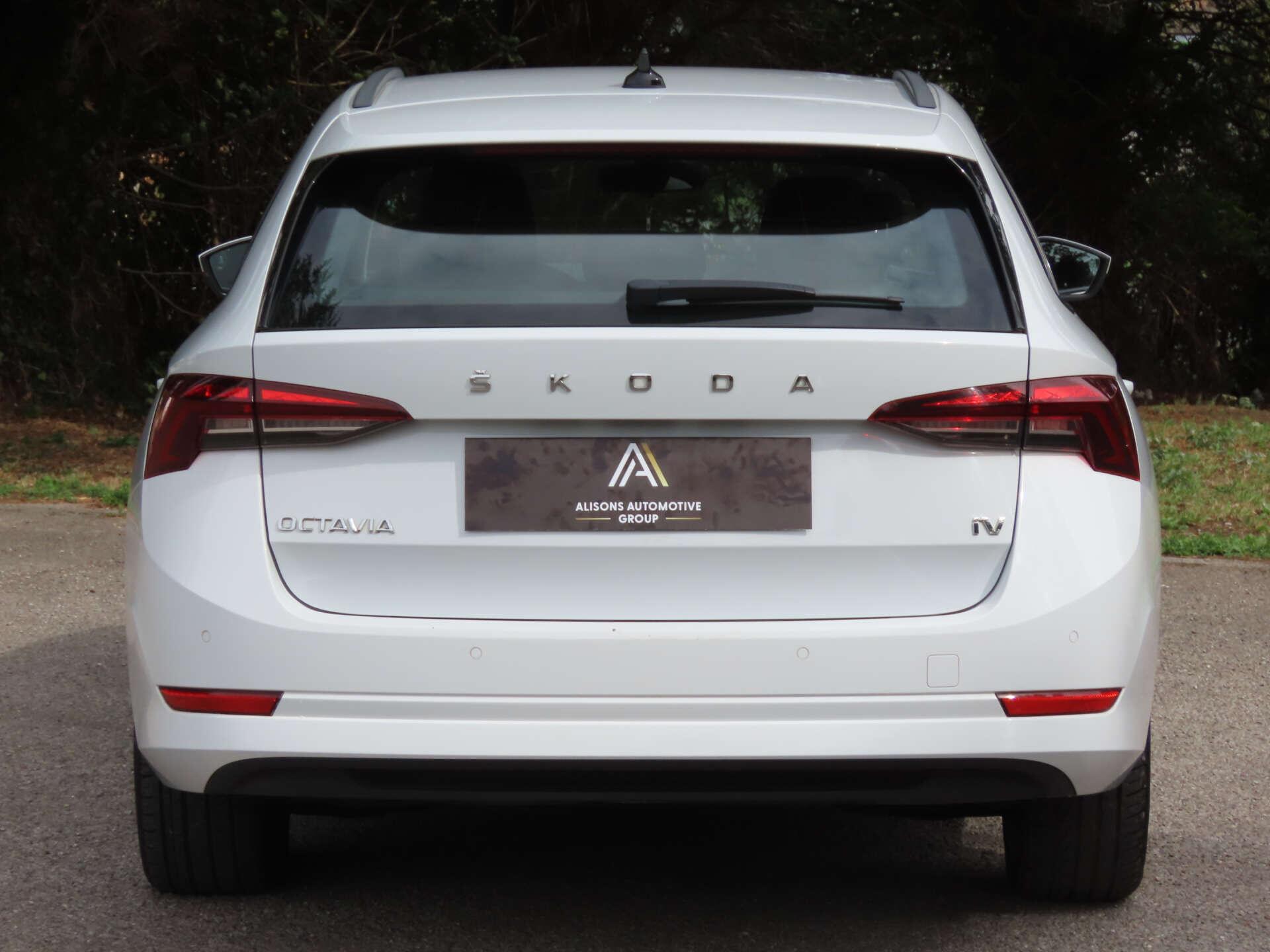 Skoda Octavia view 5