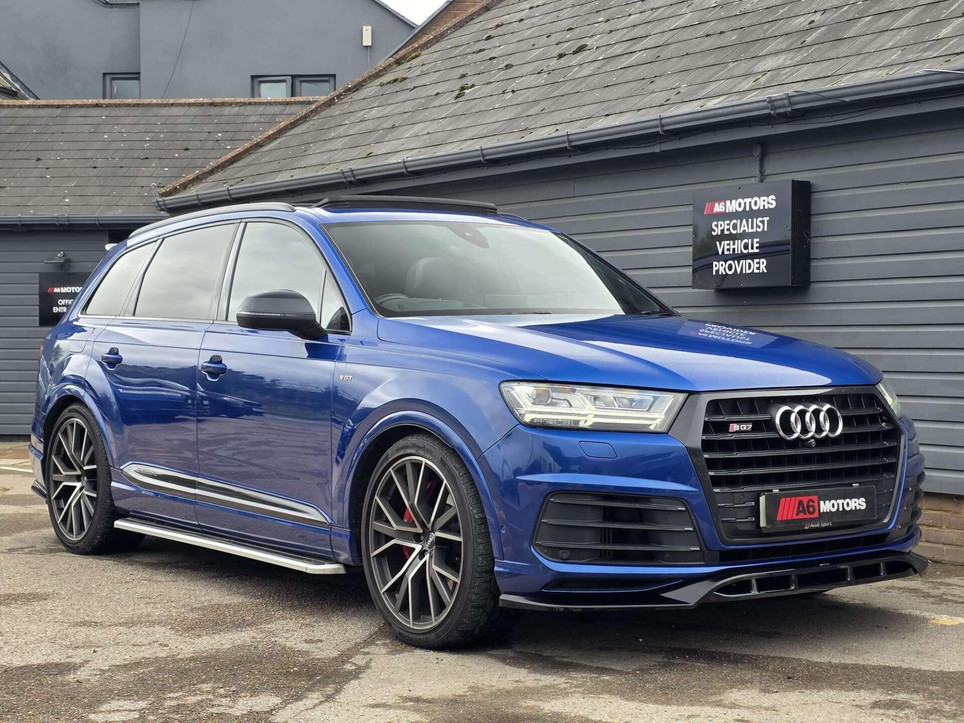 Audi SQ7 view 5