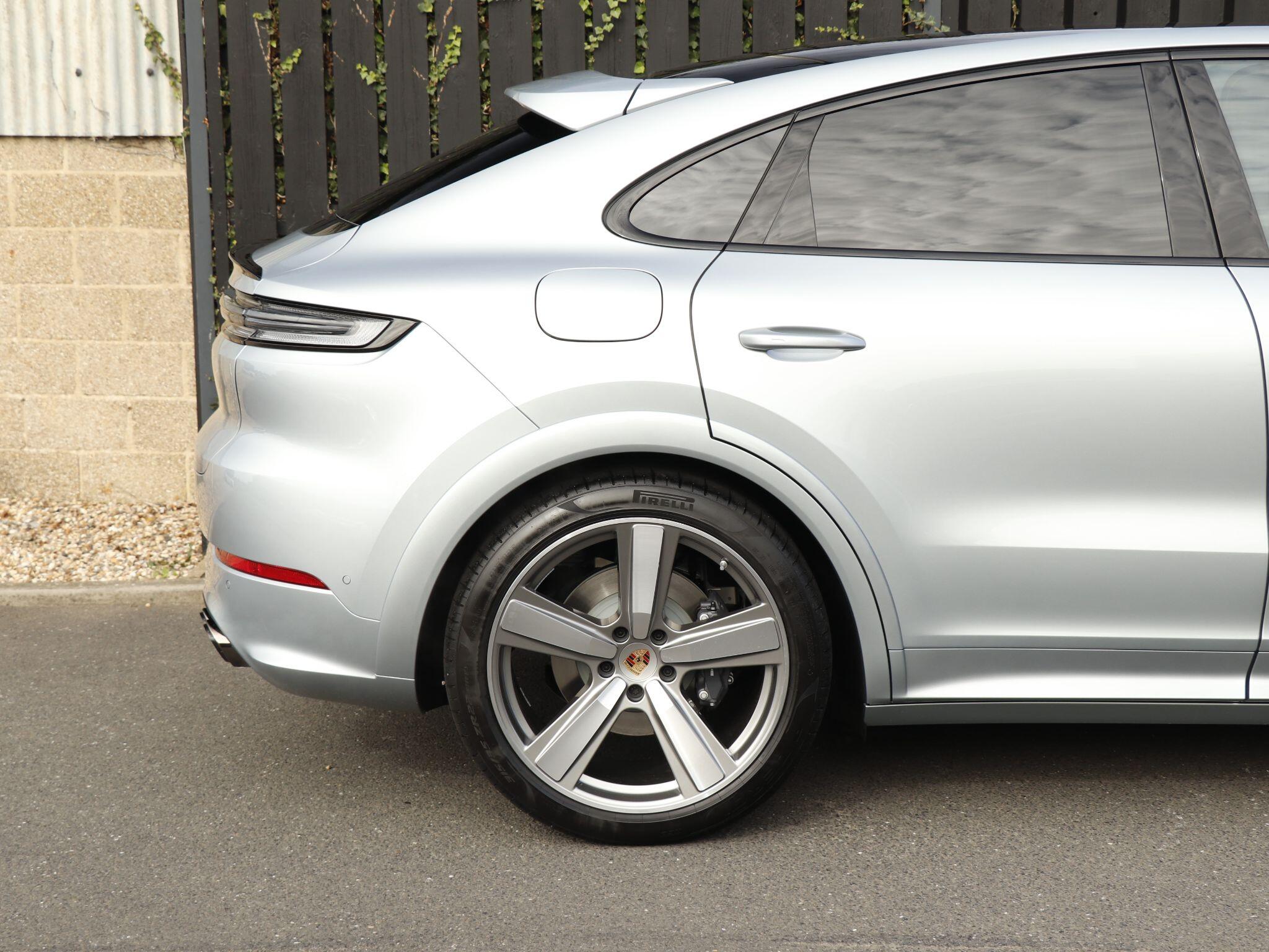 Porsche Cayenne view 28