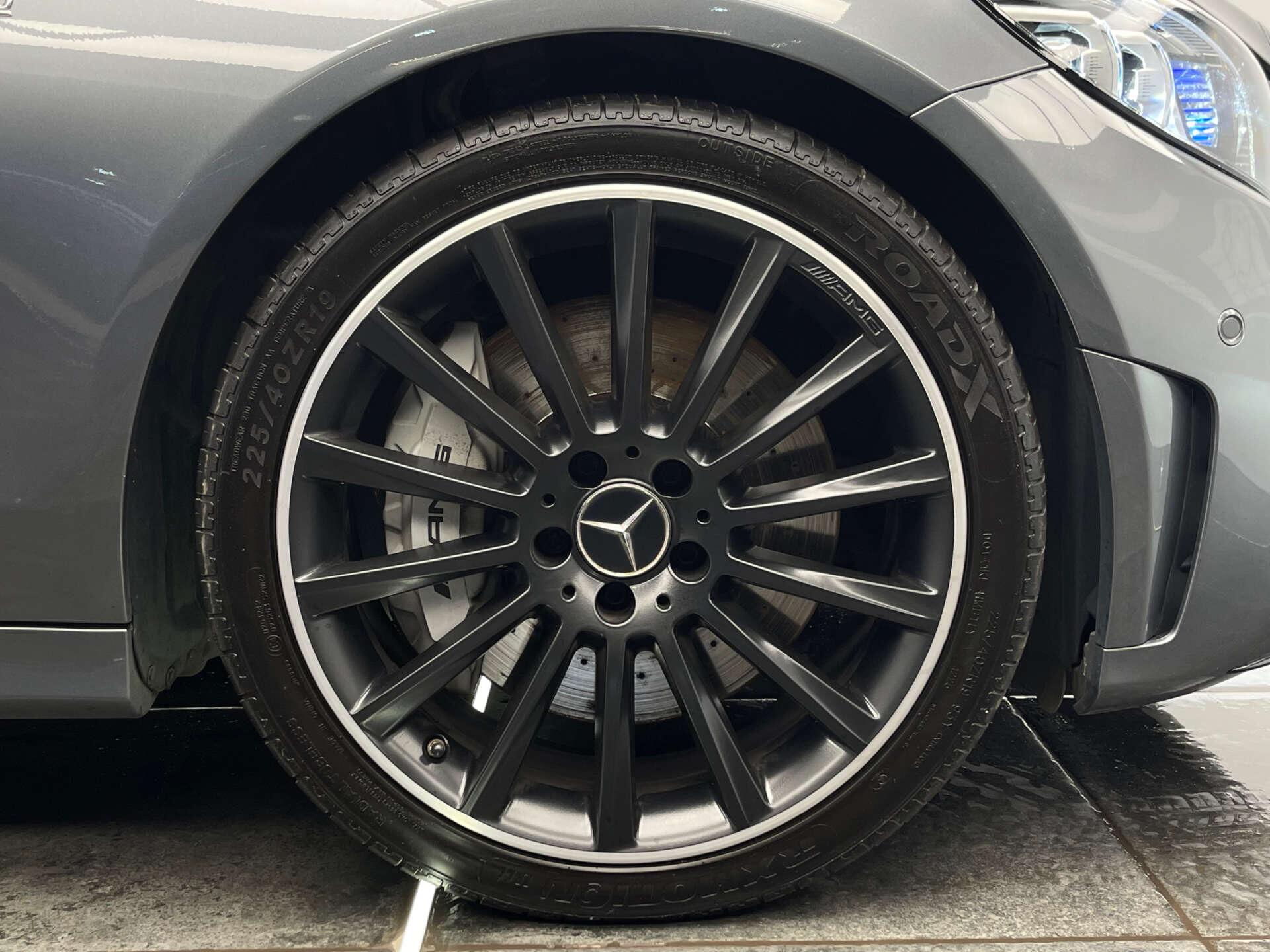 Mercedes-Benz C Class view 29