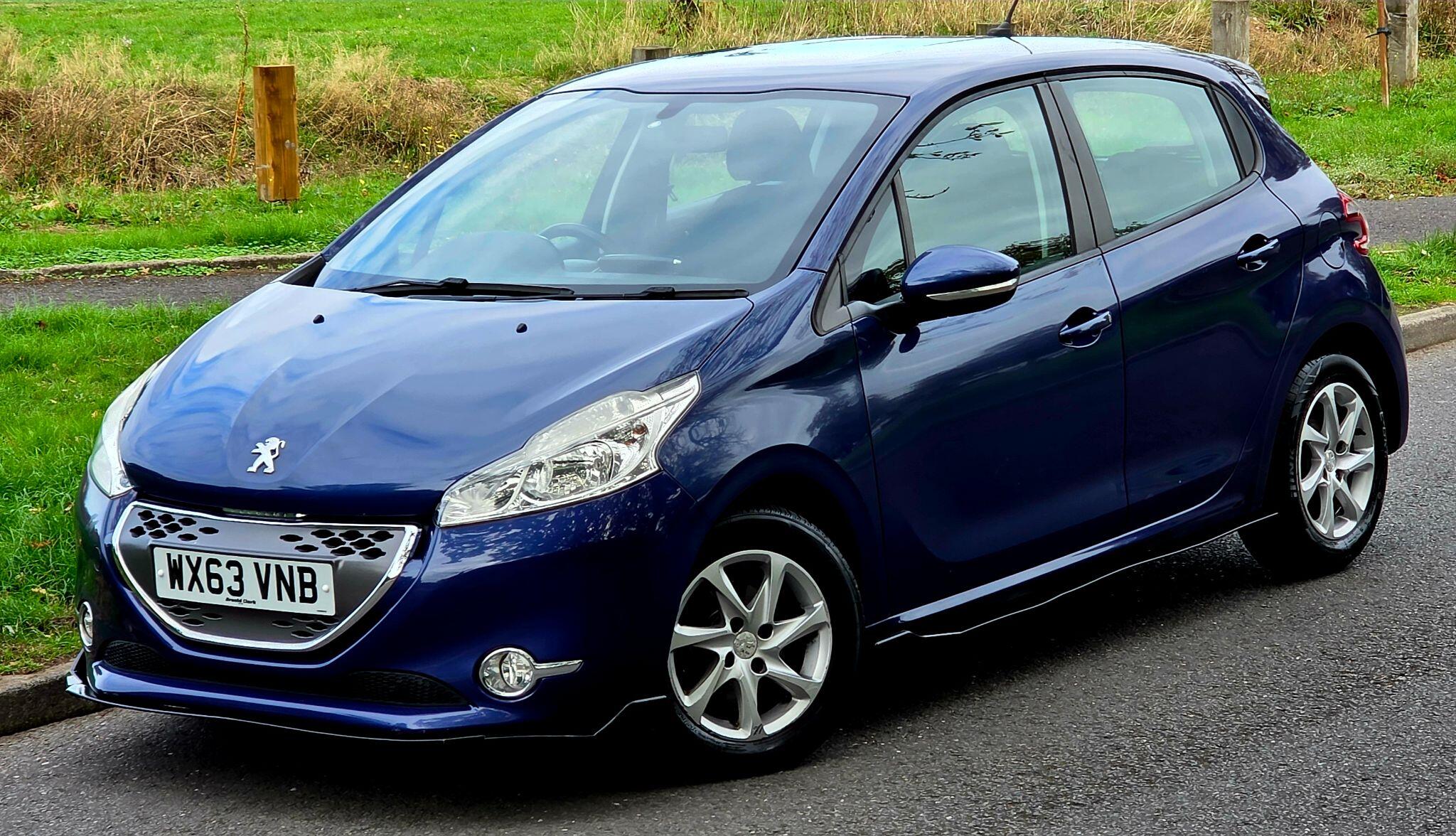 Peugeot 208 view 17