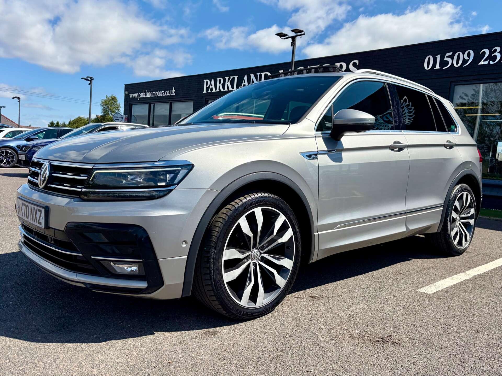 Volkswagen Tiguan view 4
