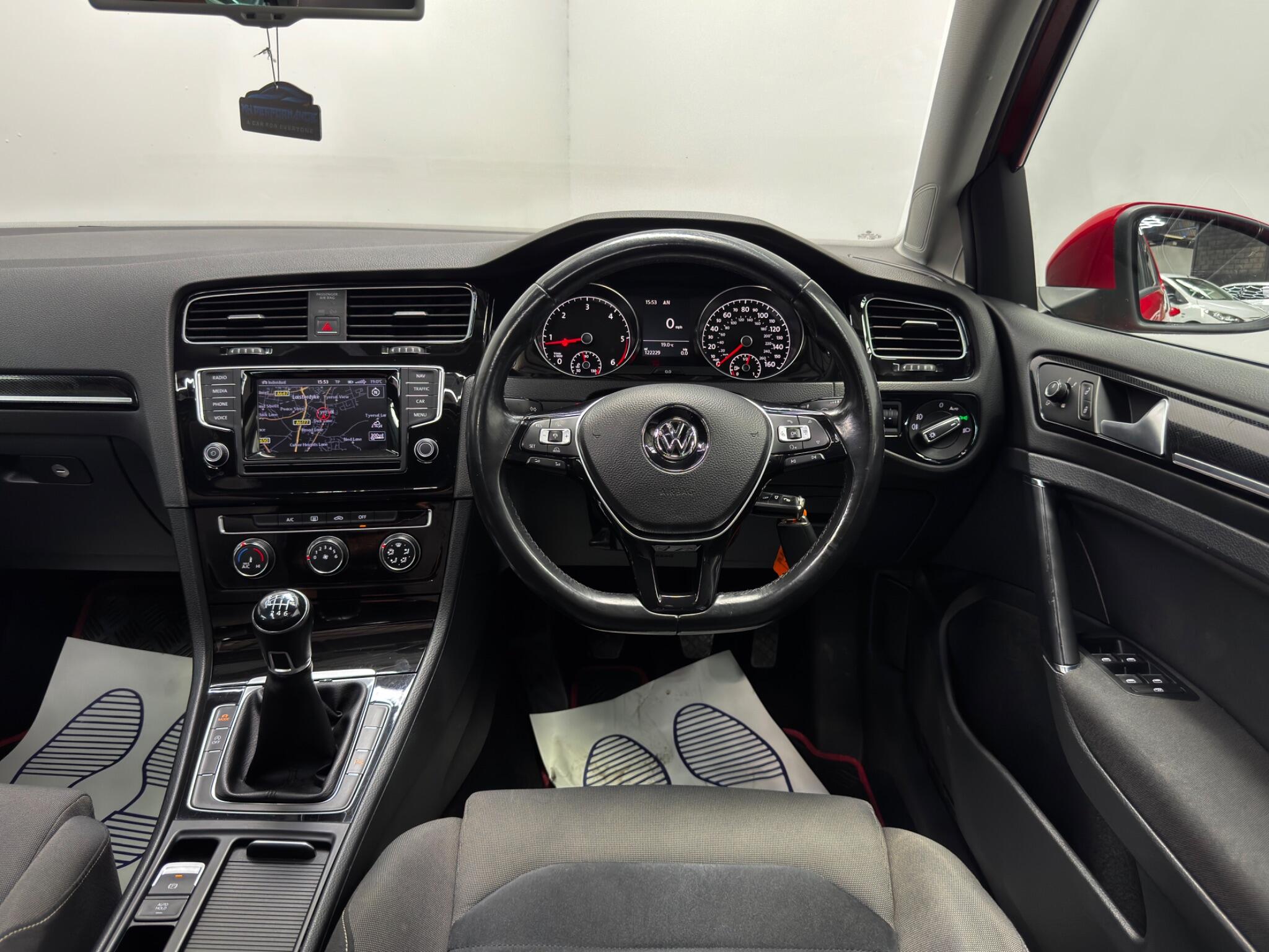 Volkswagen Golf view 28
