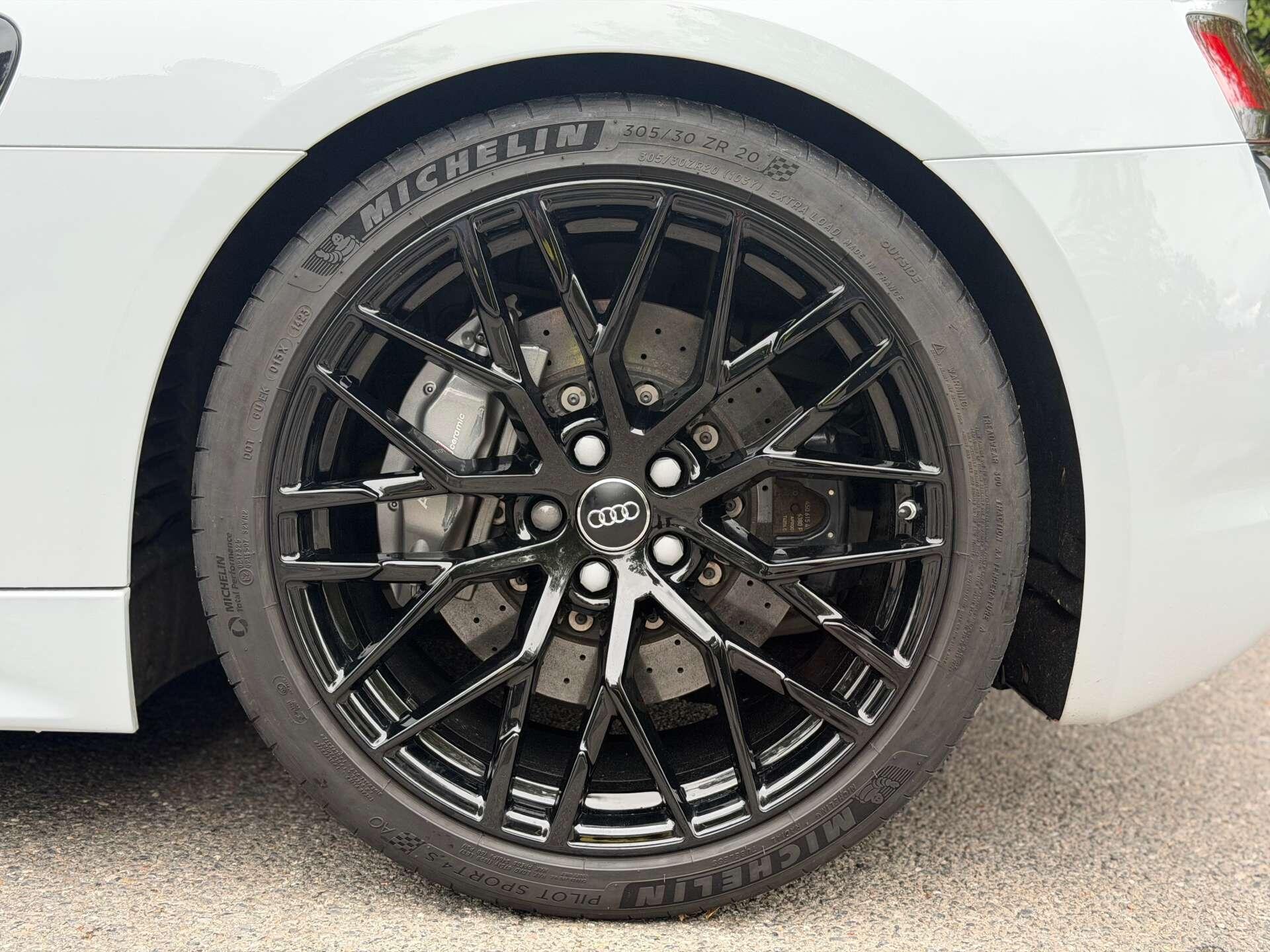 Audi R8 view 48
