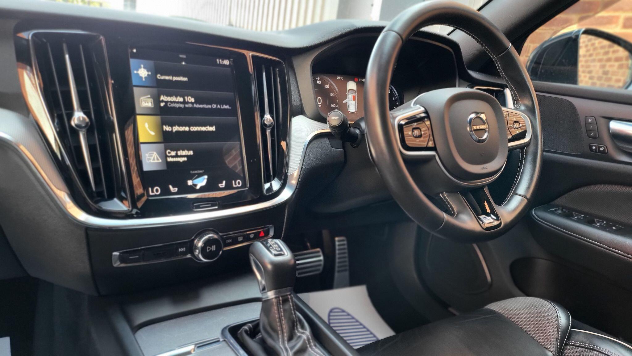 Volvo V60 view 11