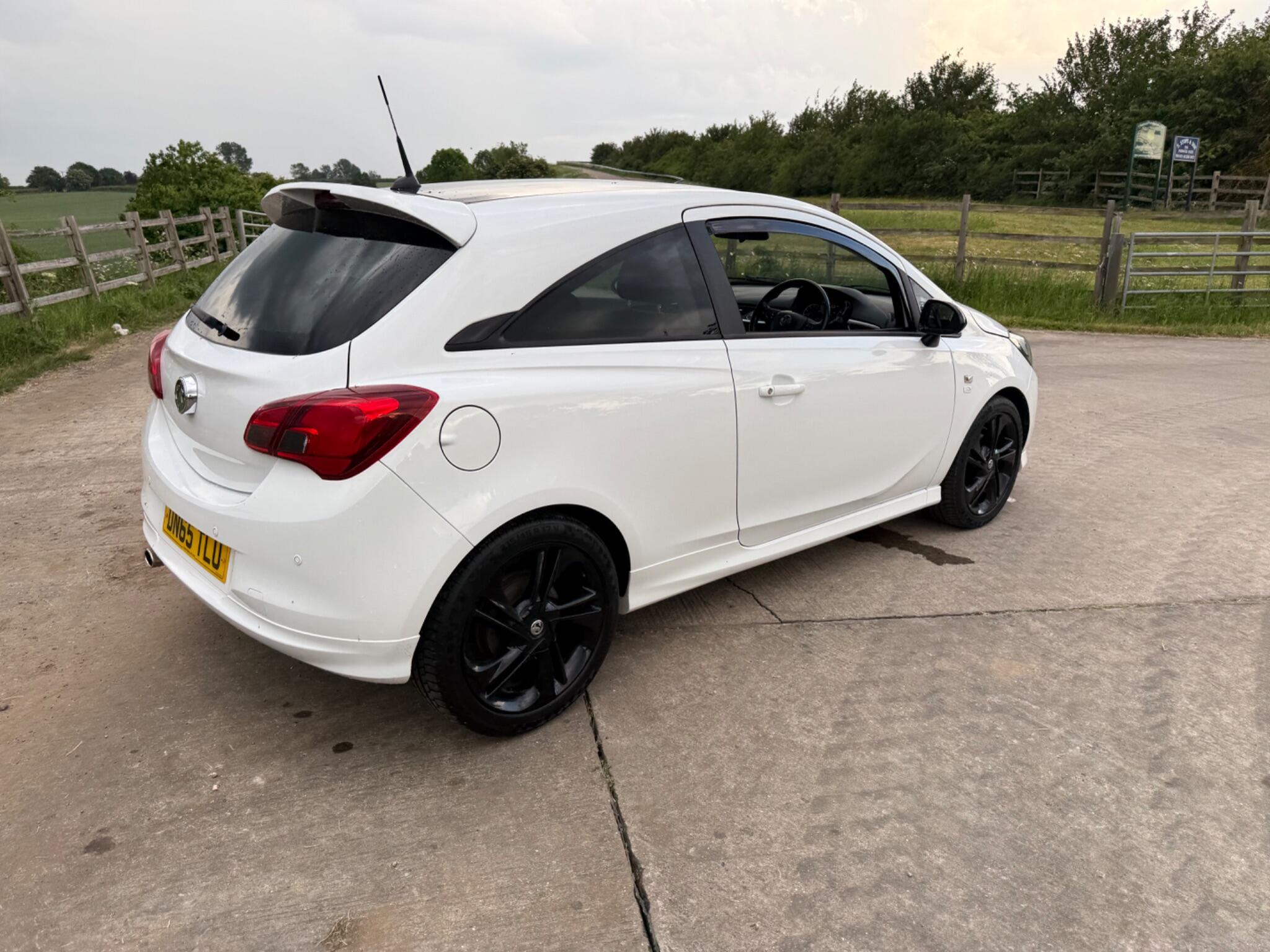 Vauxhall Corsa 1.4i ecoTEC Limited Edition Euro 6 3dr — photo 28 of 96