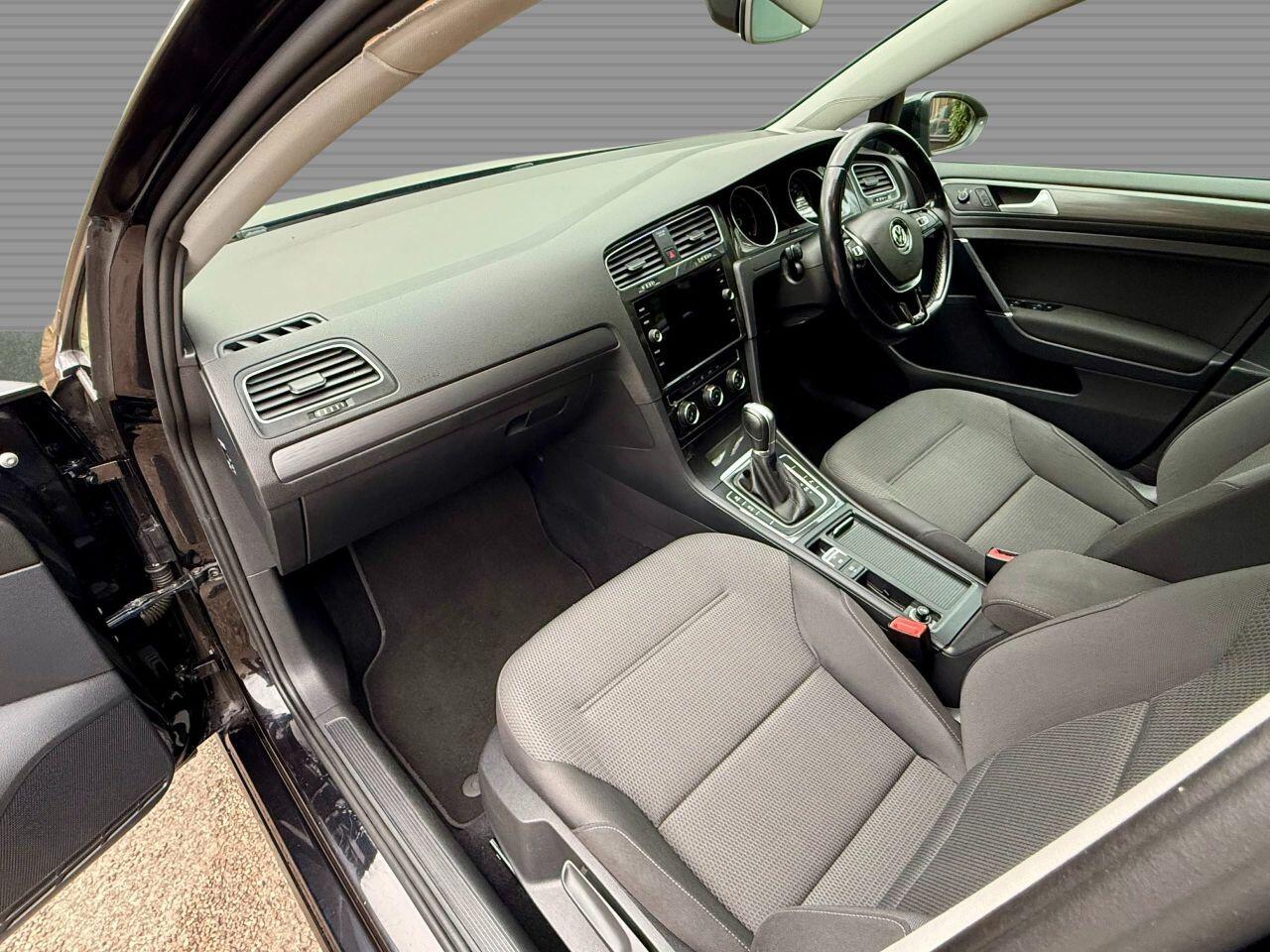Volkswagen Golf view 24