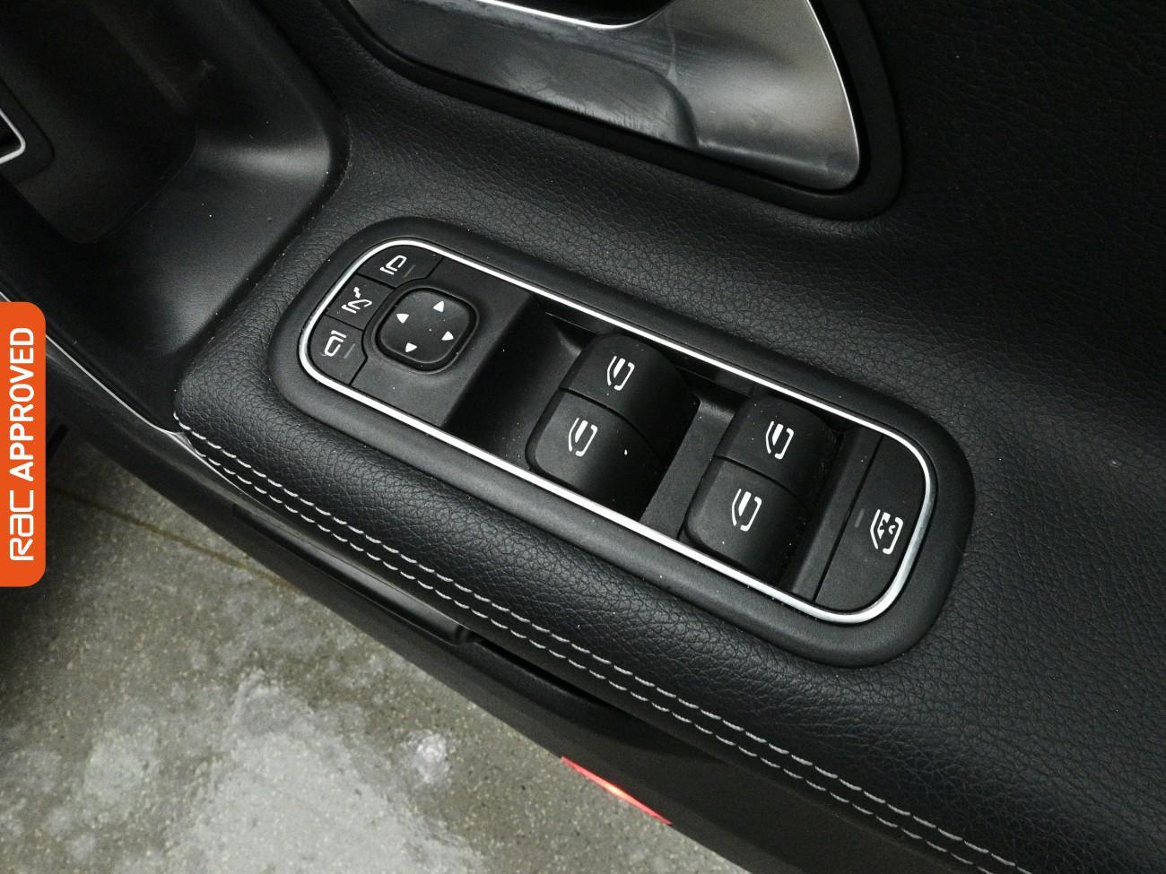 Mercedes-Benz CLA view 25