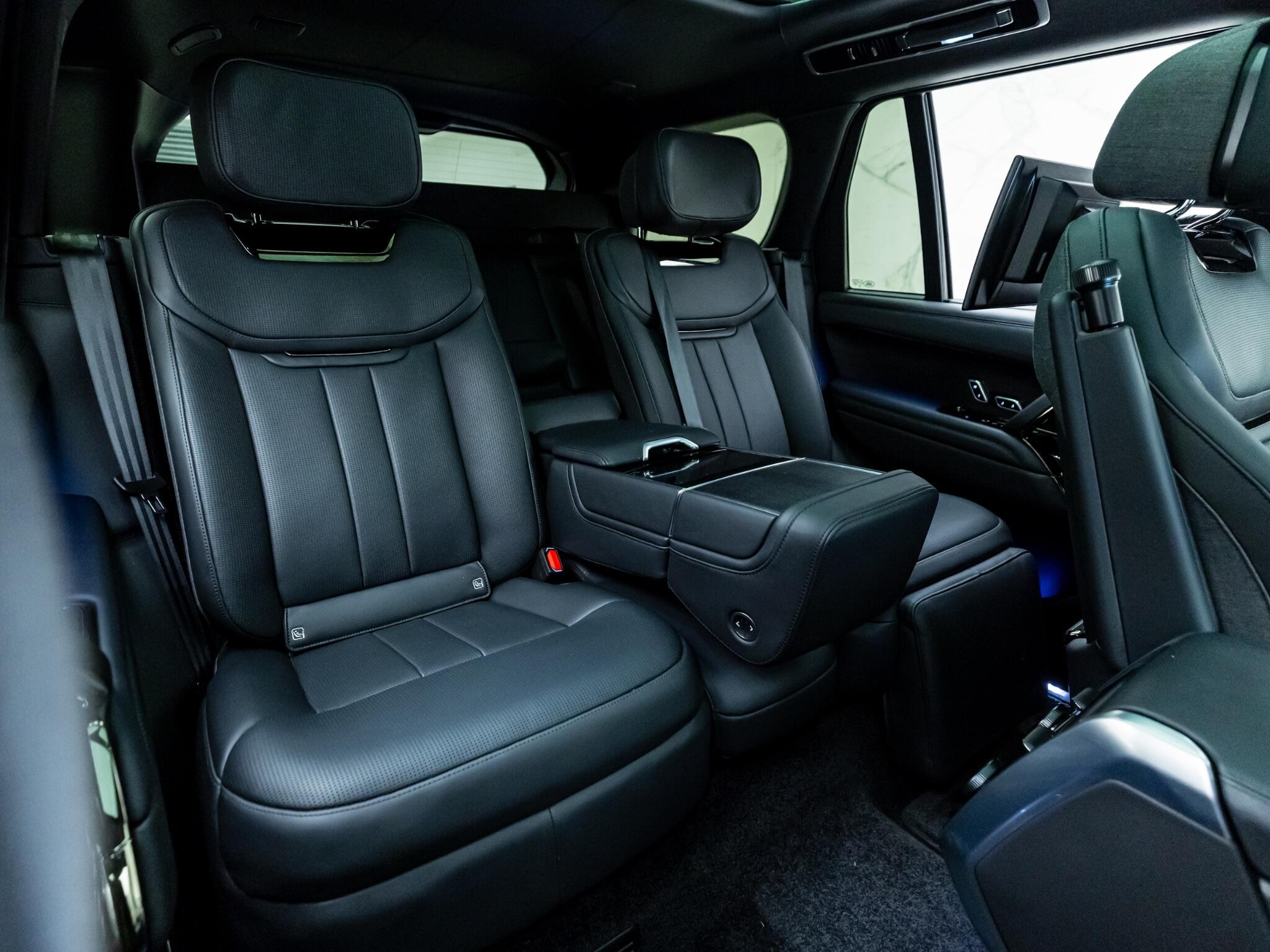 Land Rover Range Rover view 19