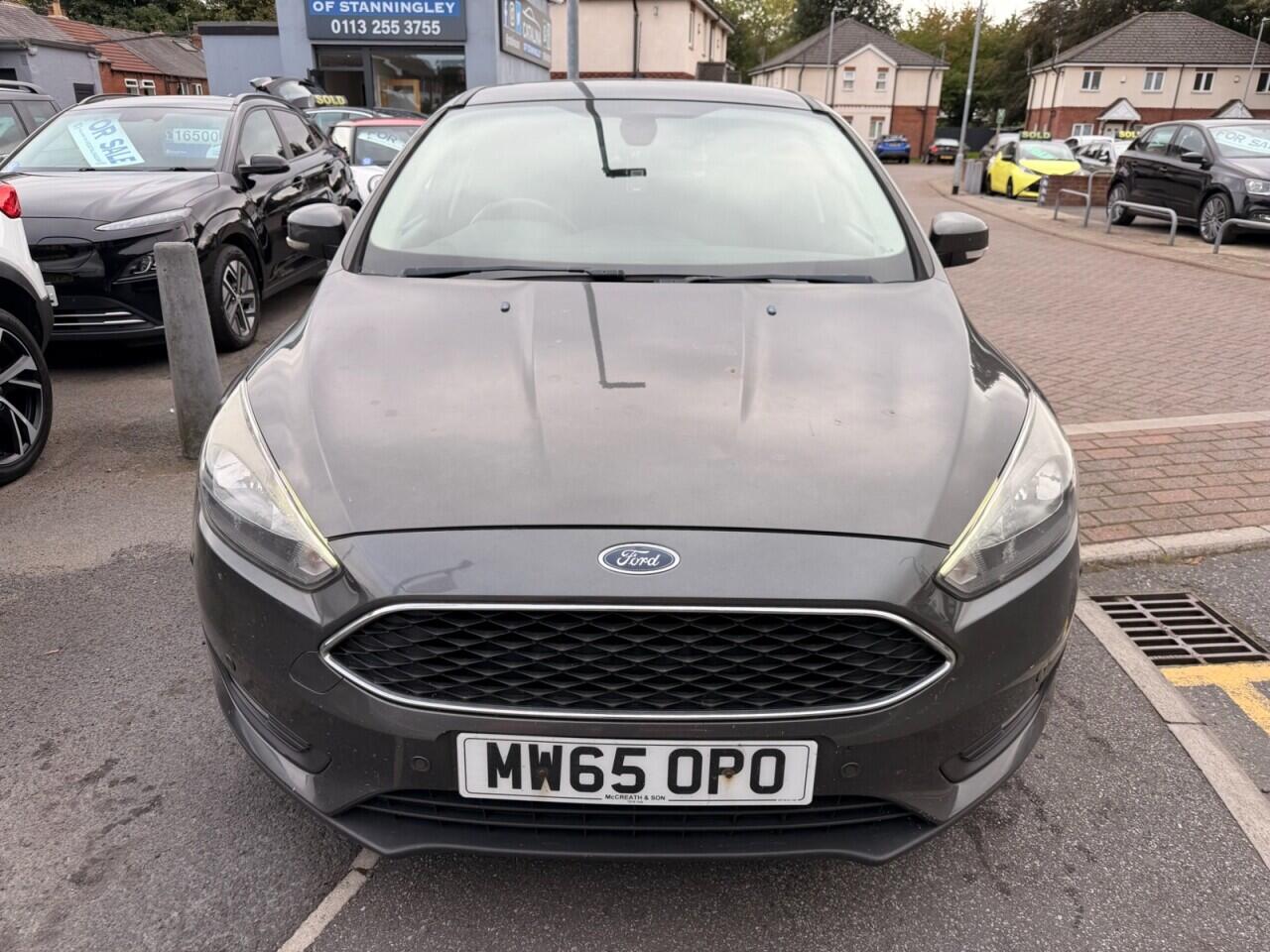 Ford Focus view 2