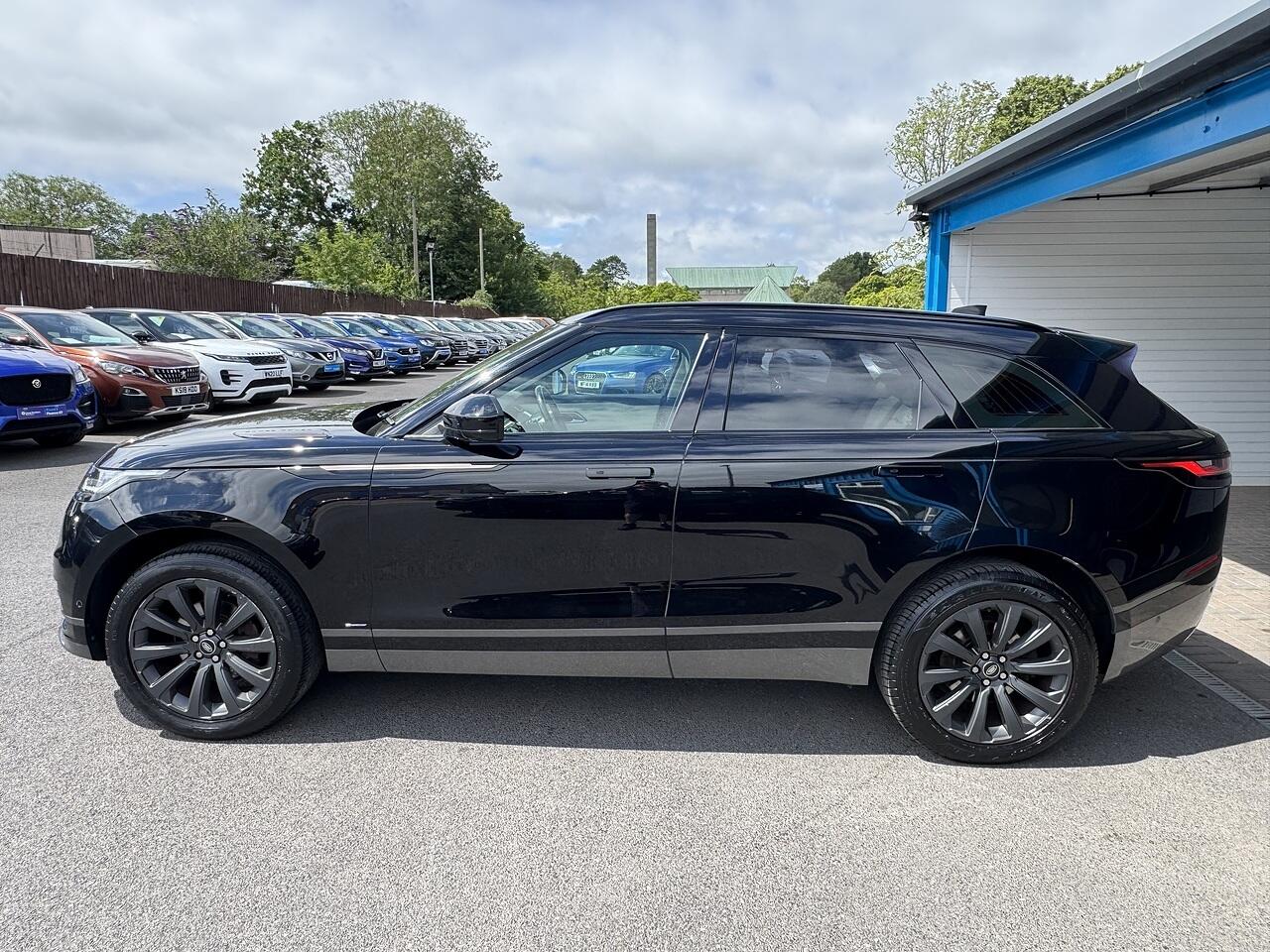 Land Rover Range Rover Velar view 9
