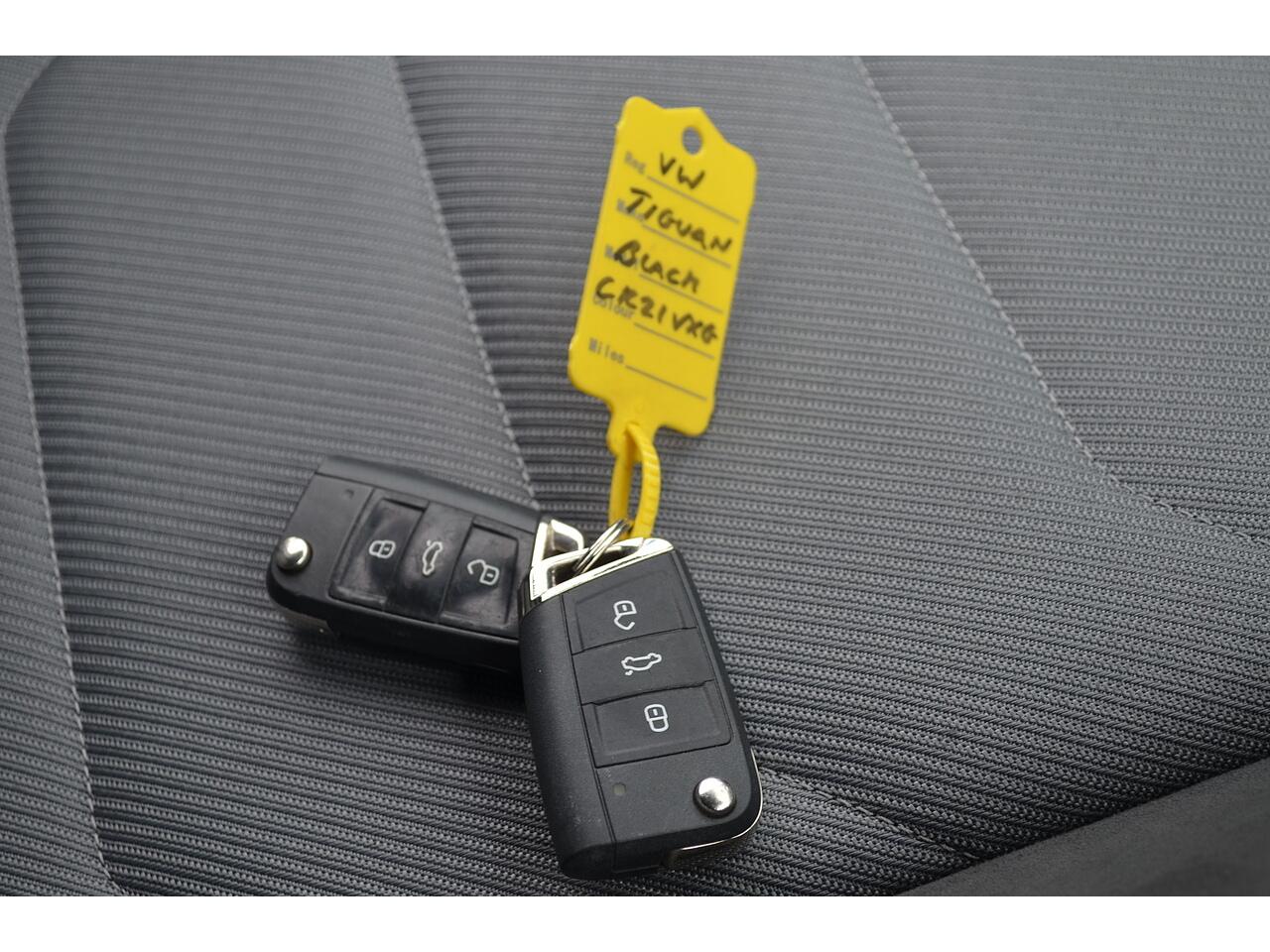 Volkswagen Tiguan Allspace view 29