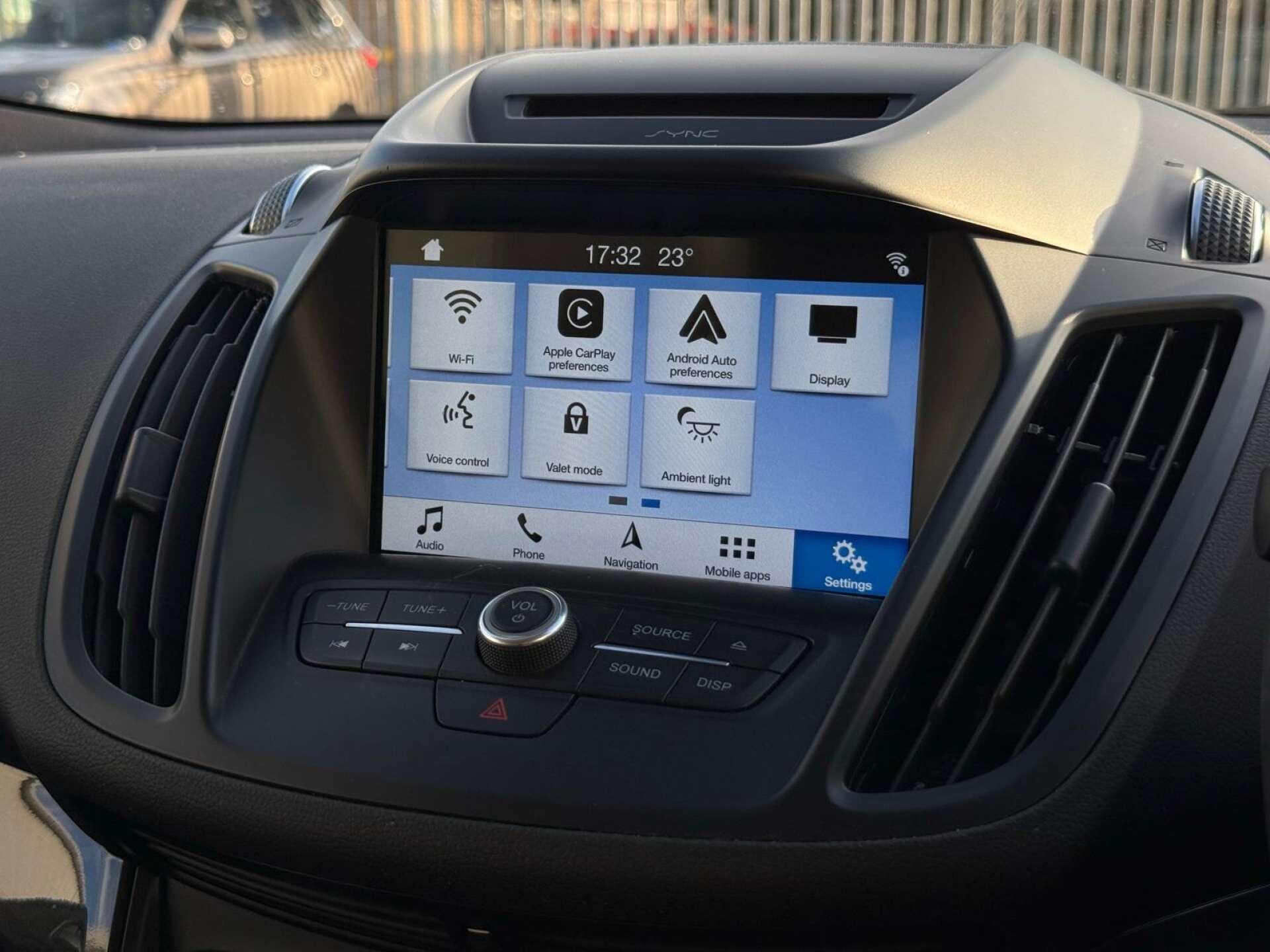 Ford Kuga view 130
