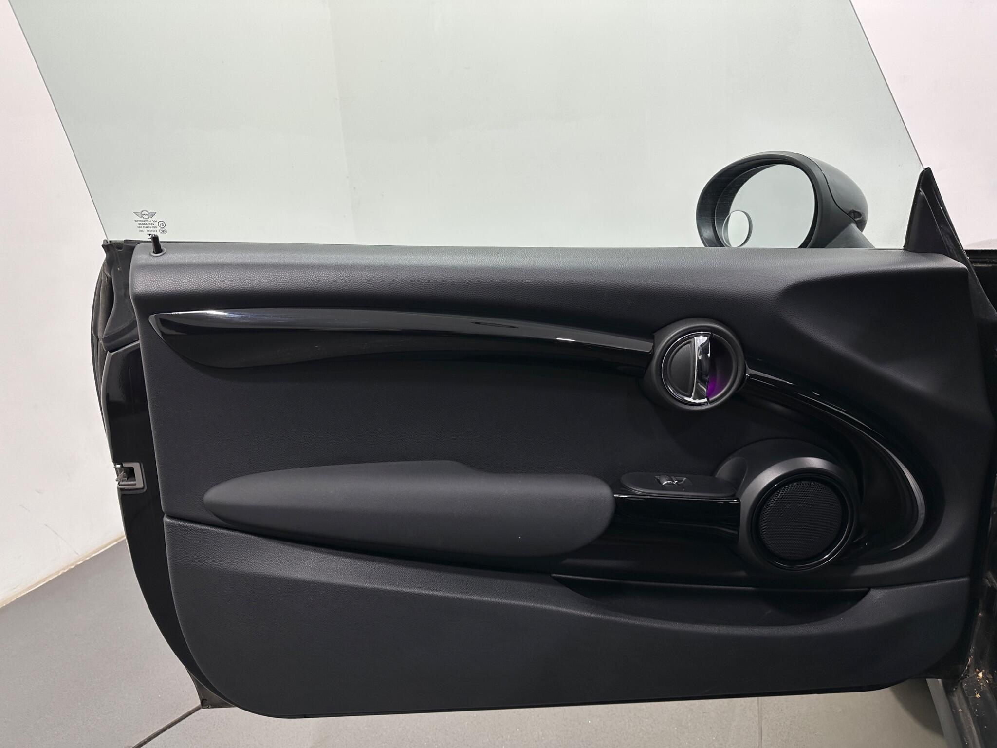 Mini Cooper view 36