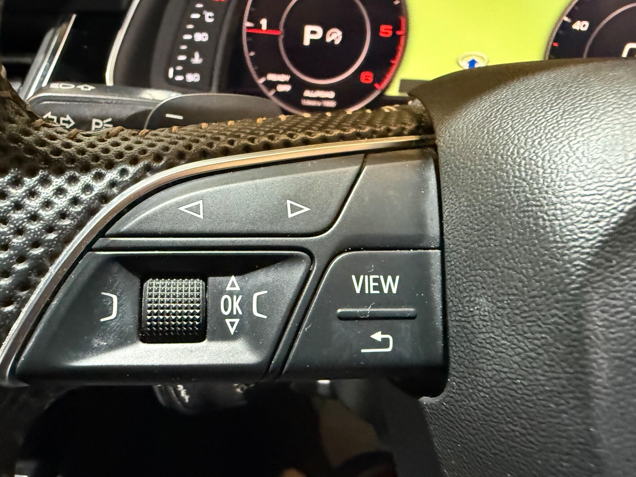 Audi Q7 view 27