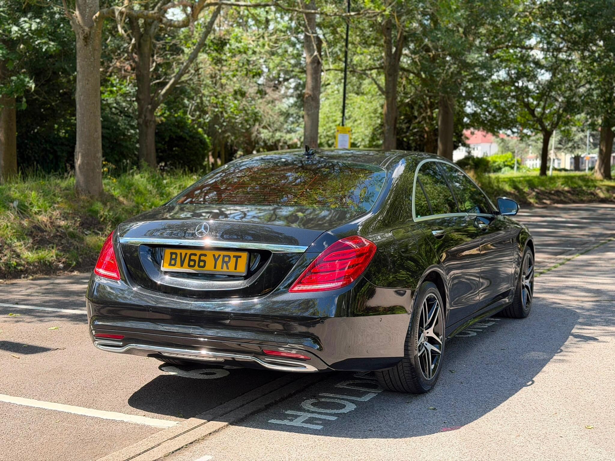 Mercedes-Benz S-Class view 3