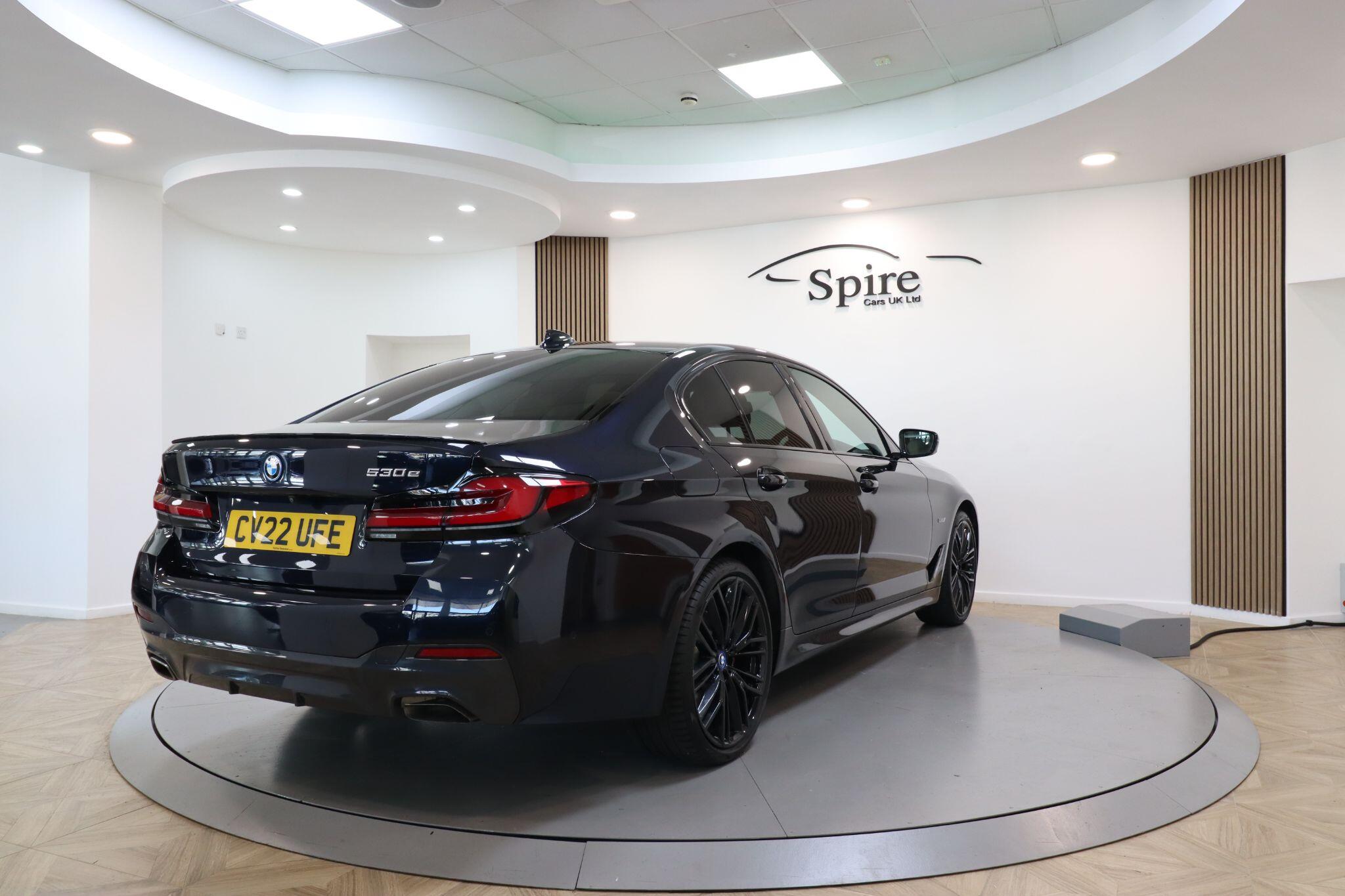 BMW 5 Series view 6