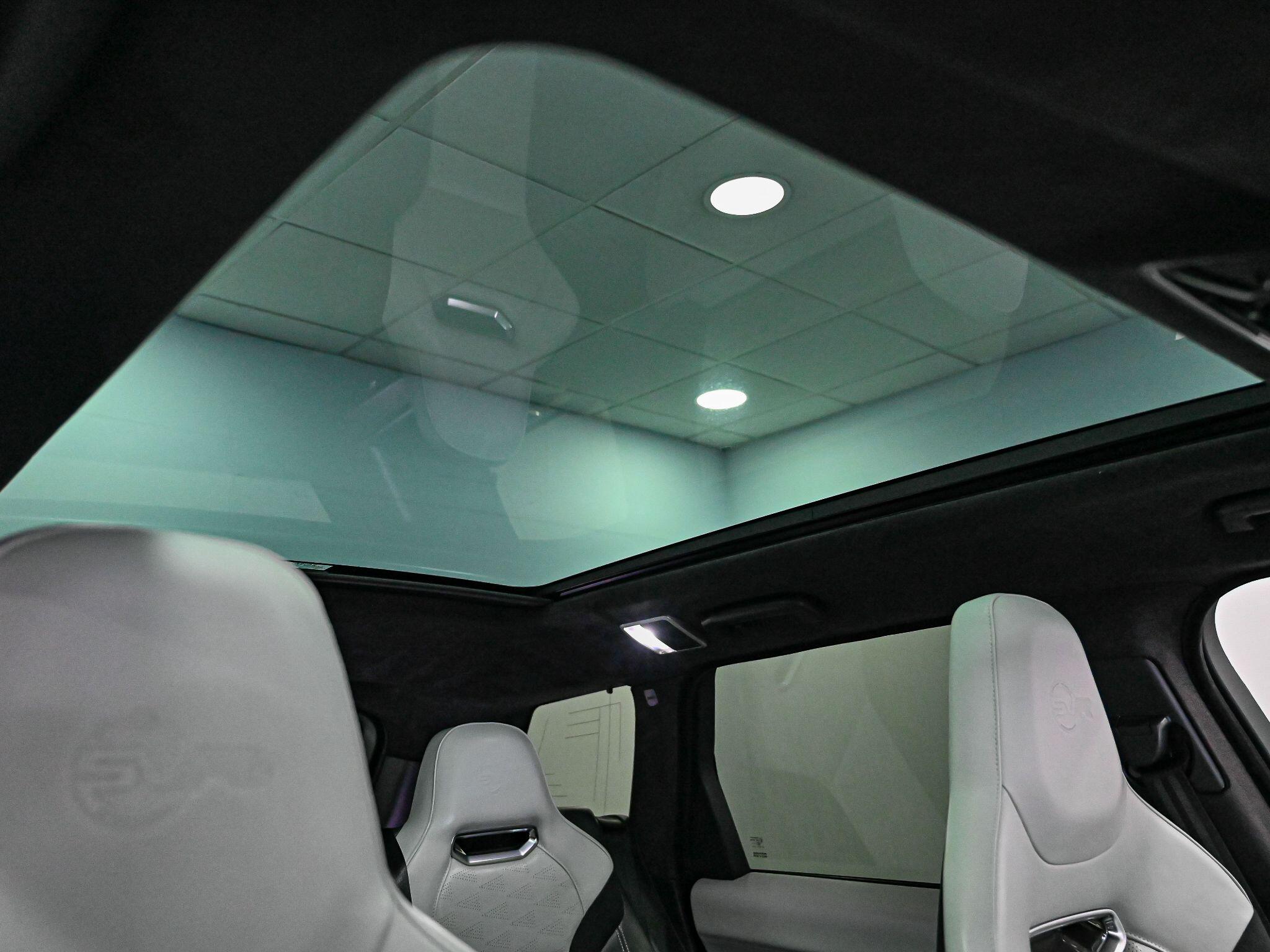 Land Rover Range Rover Sport view 4