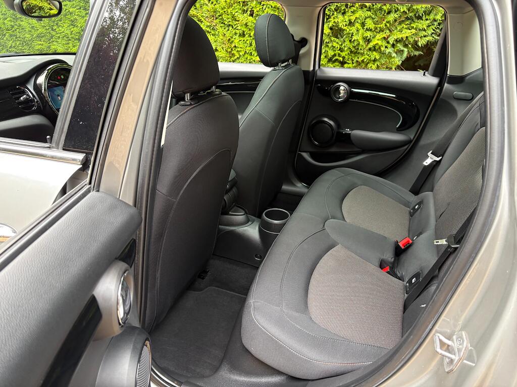 Mini Hatch view 10