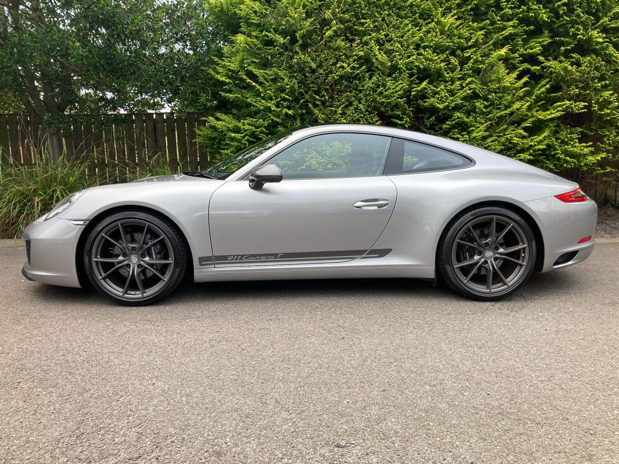 Porsche 911 view 10