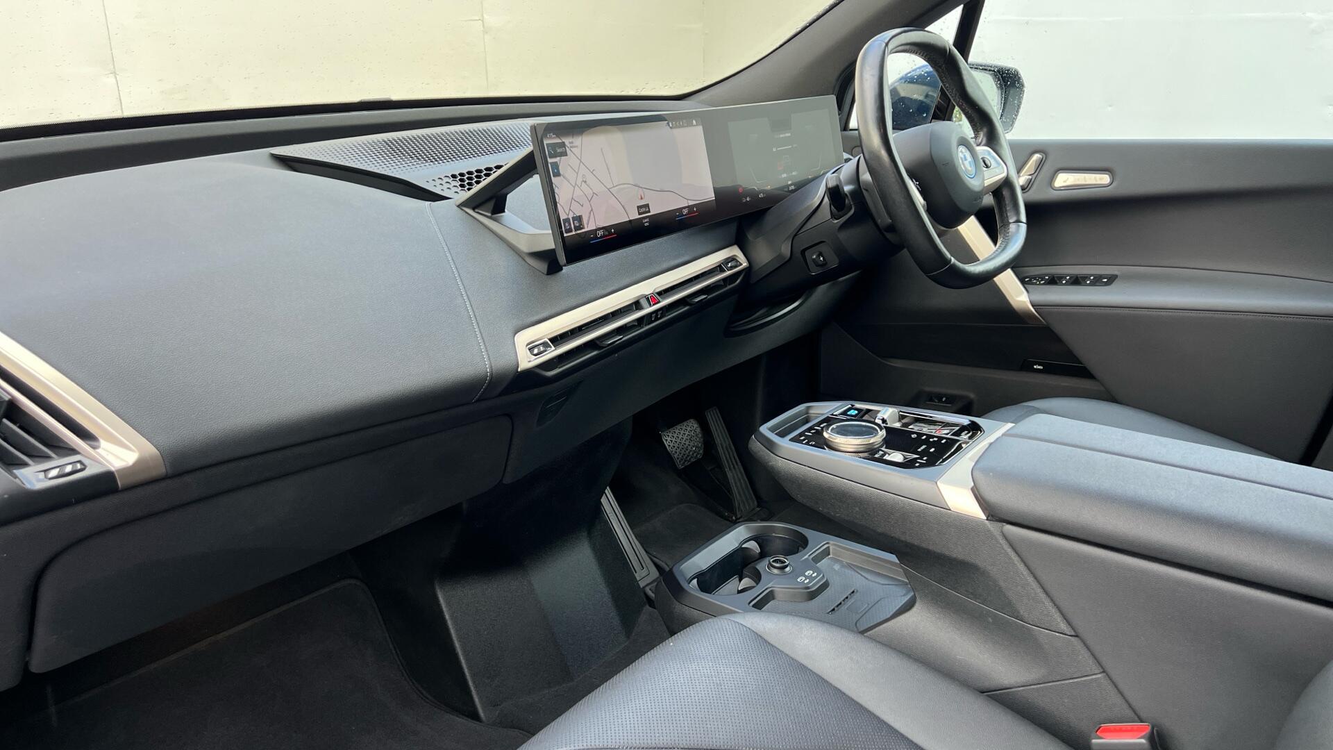 BMW Ix view 7