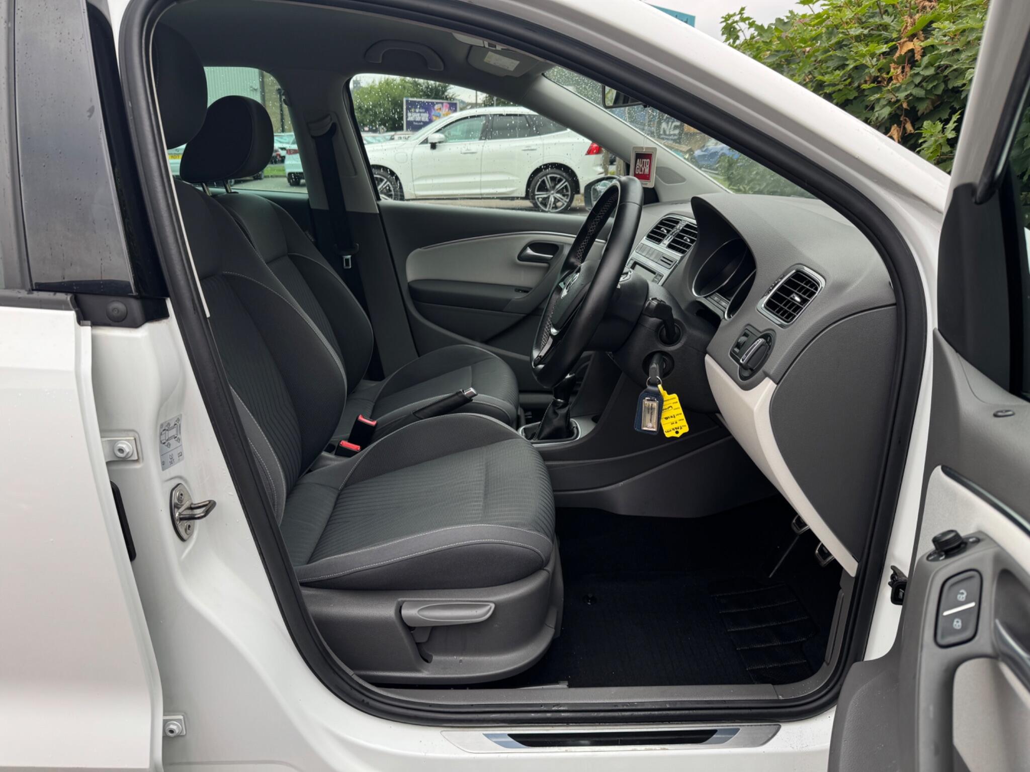 Volkswagen Polo view 24